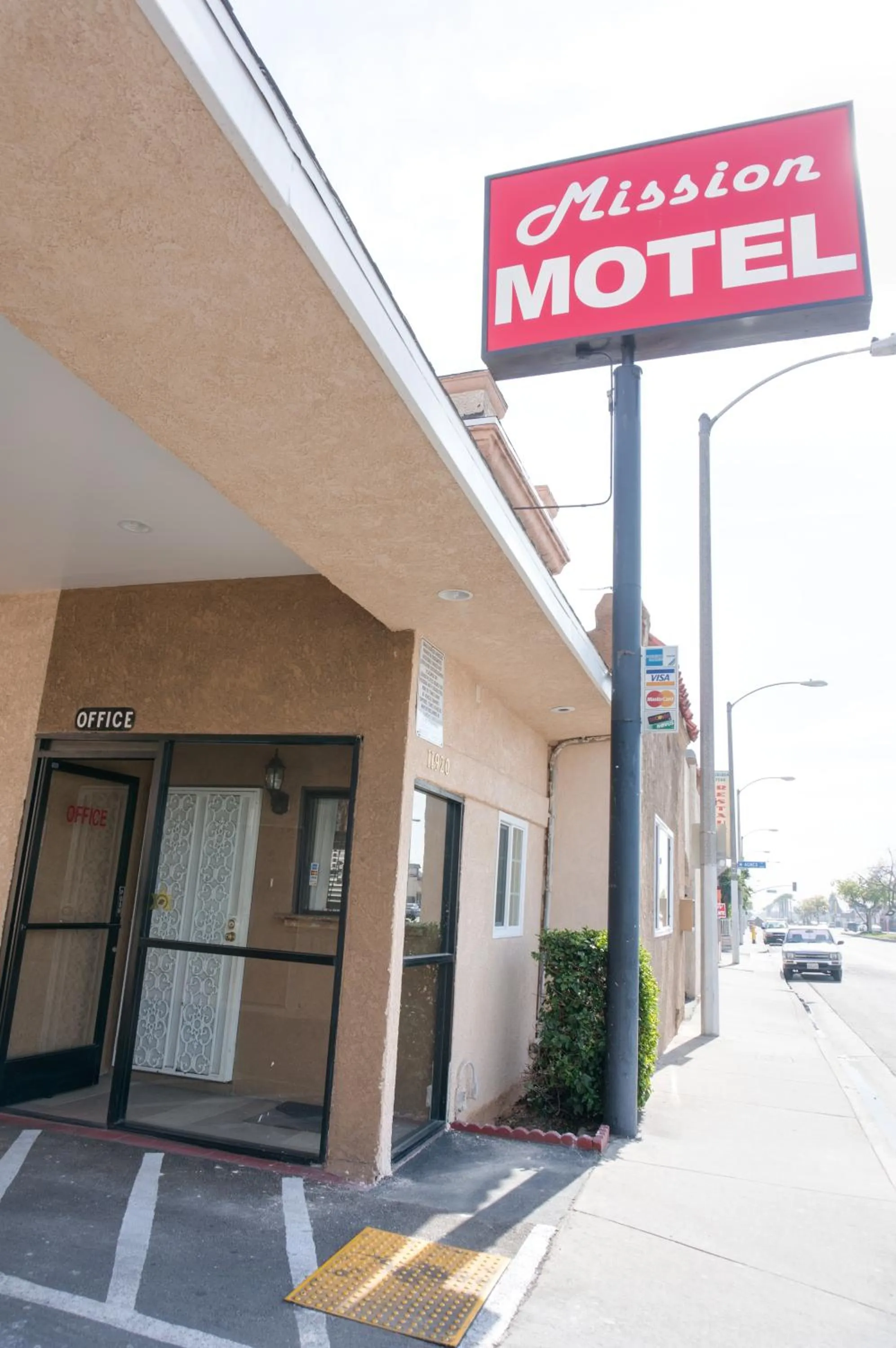 Facade/entrance in Mission Motel