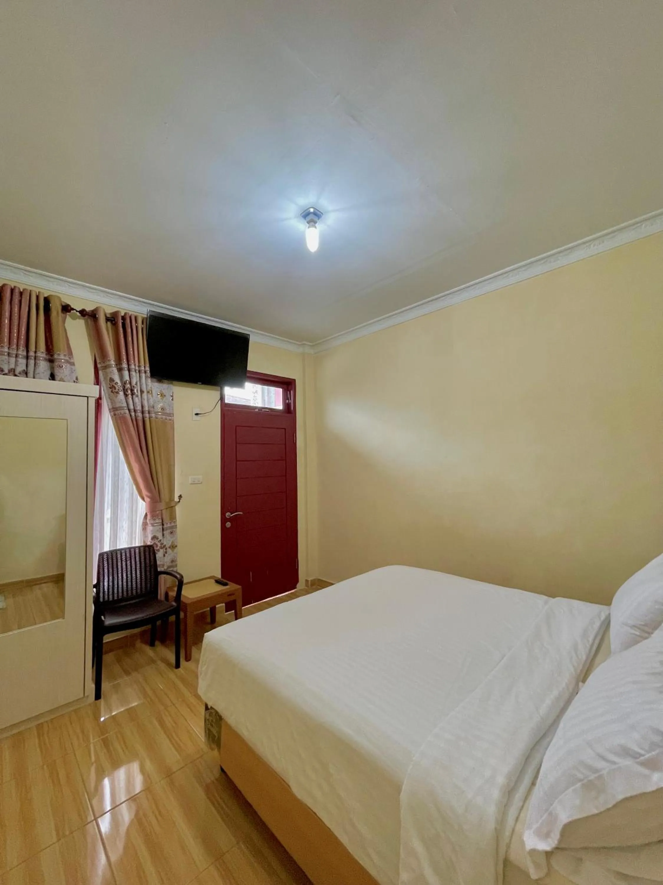 Bedroom, Bed in Sapo Karo Rest House