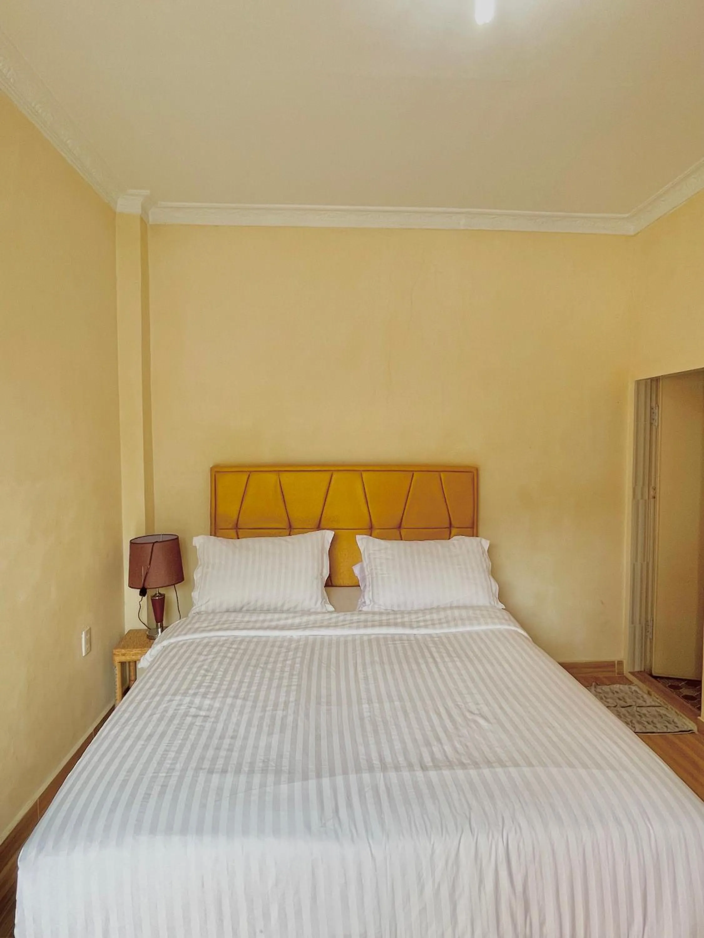 Bed in Sapo Karo Rest House