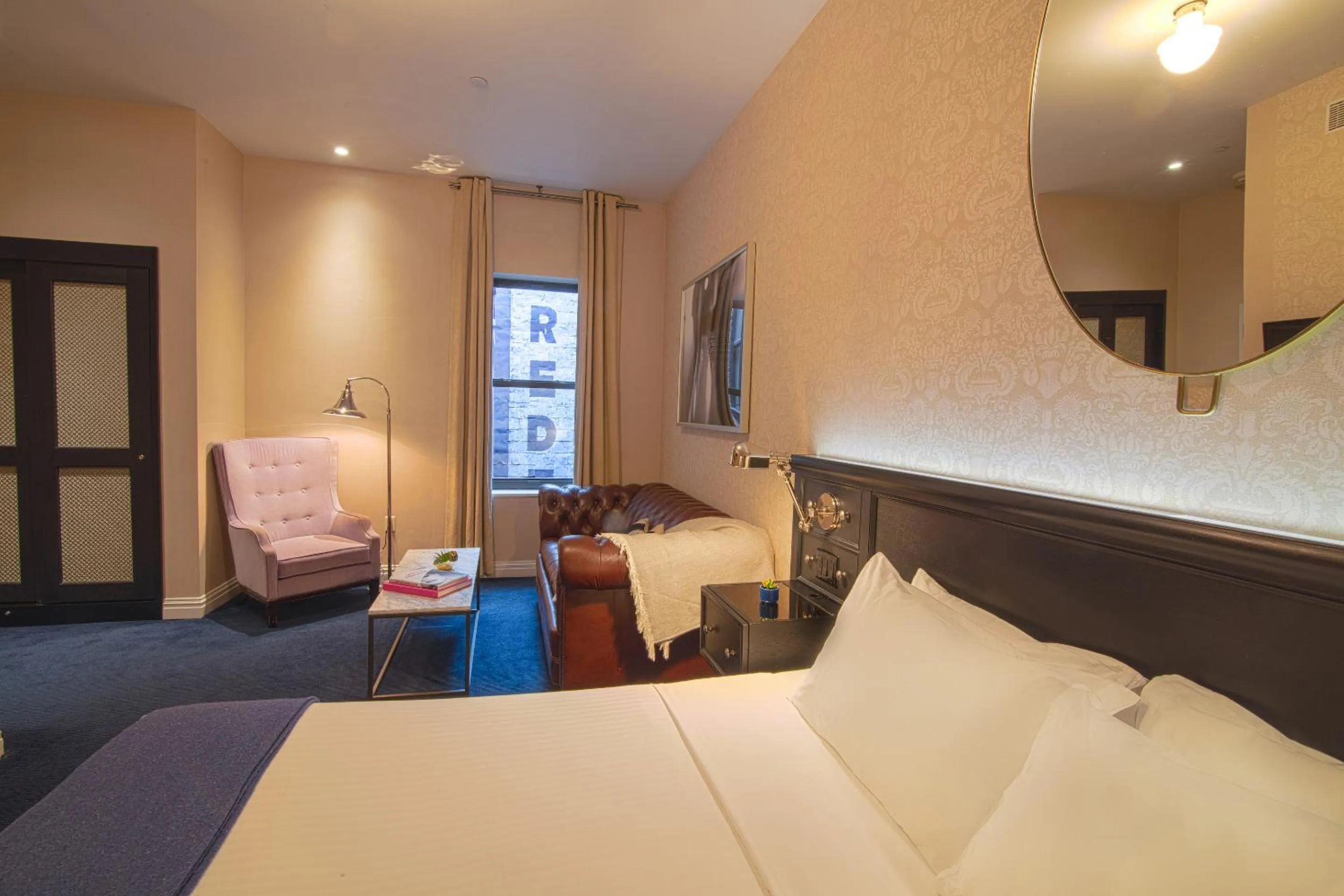 Bedroom, Bed in The Frederick Hotel Tribeca