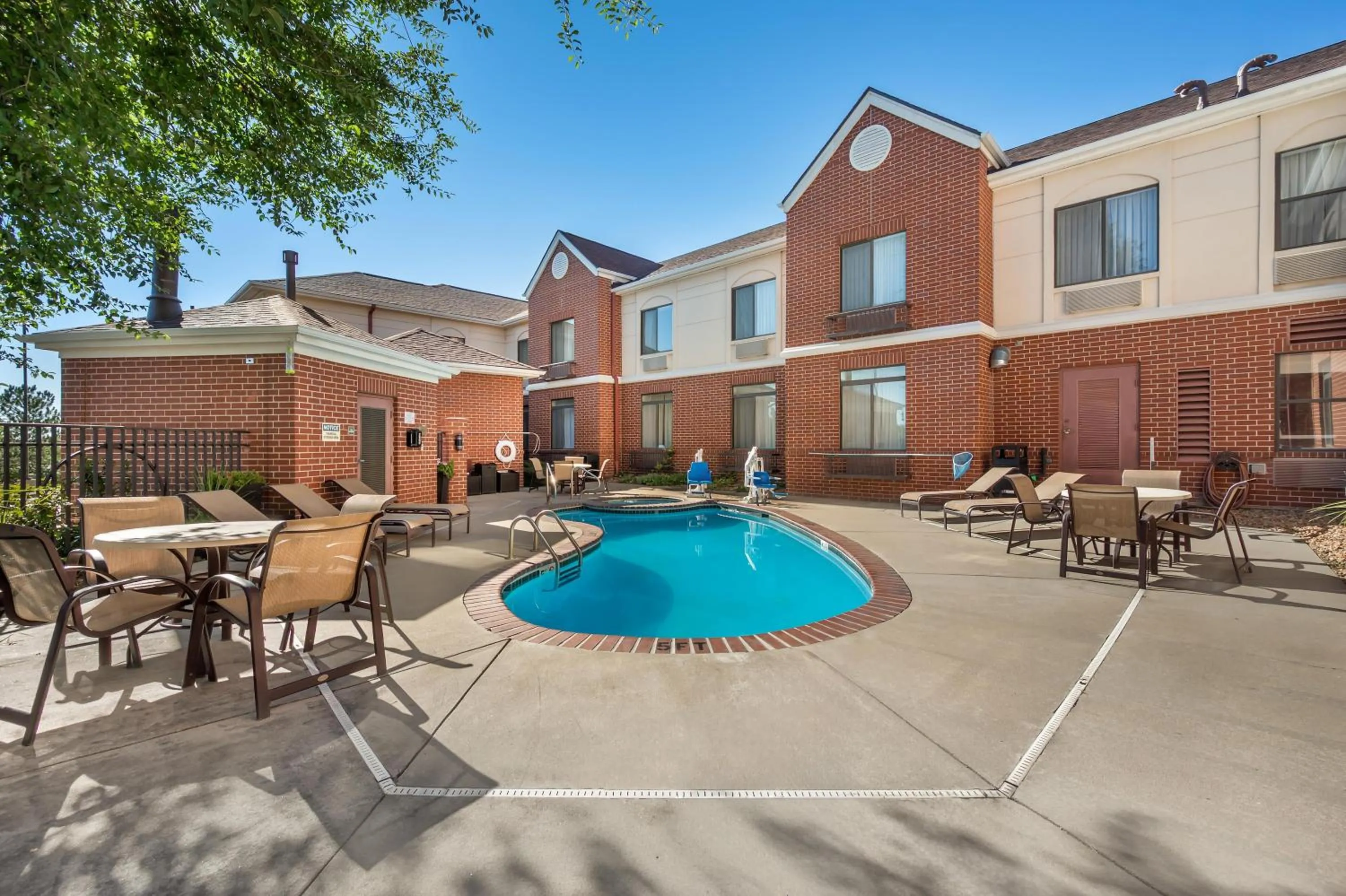 Pool view in Best Western Plus Boulder Louisville