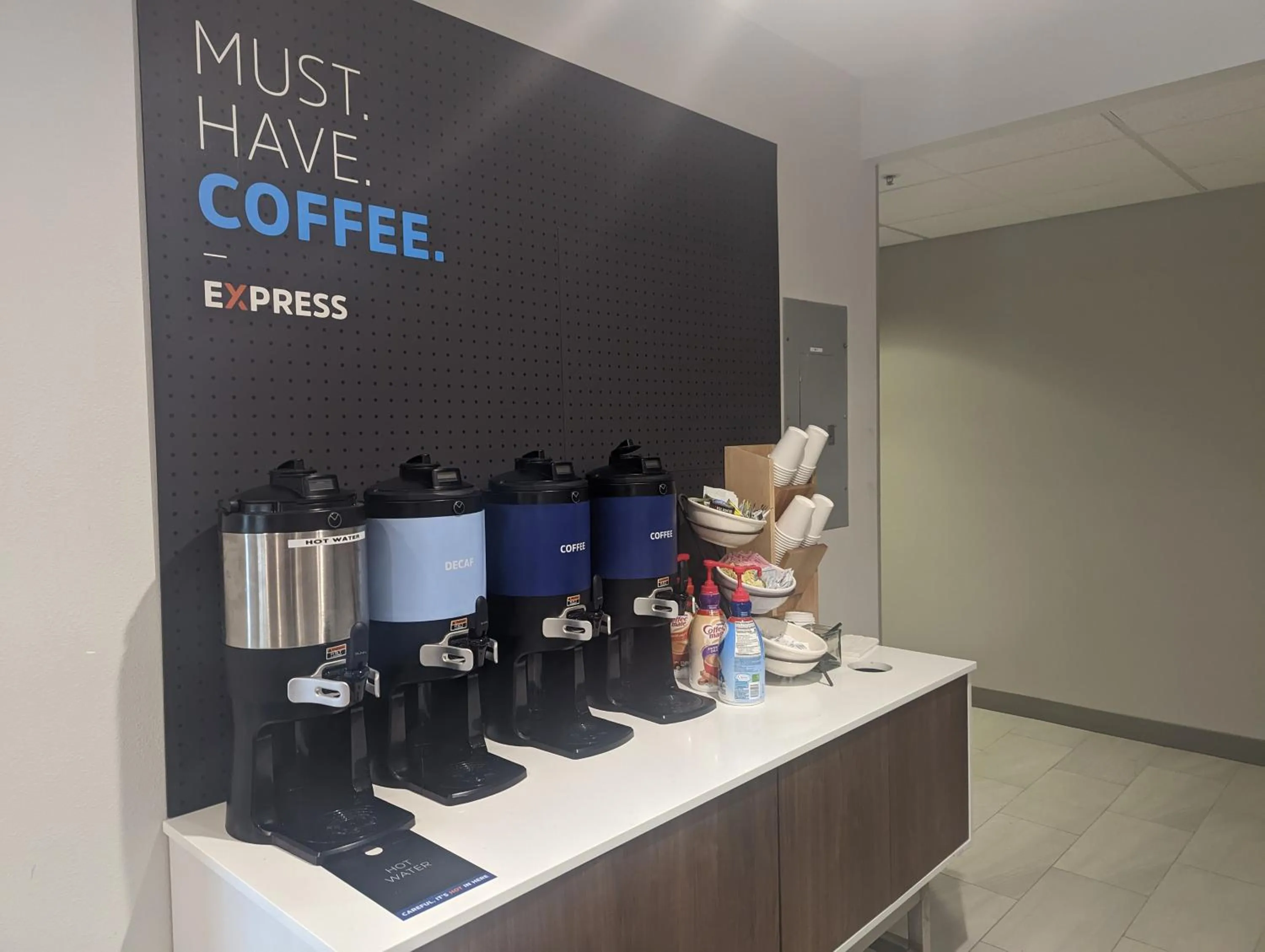 Coffee/tea facilities in Holiday Inn Express & Suites Salt Lake City N - Bountiful by IHG