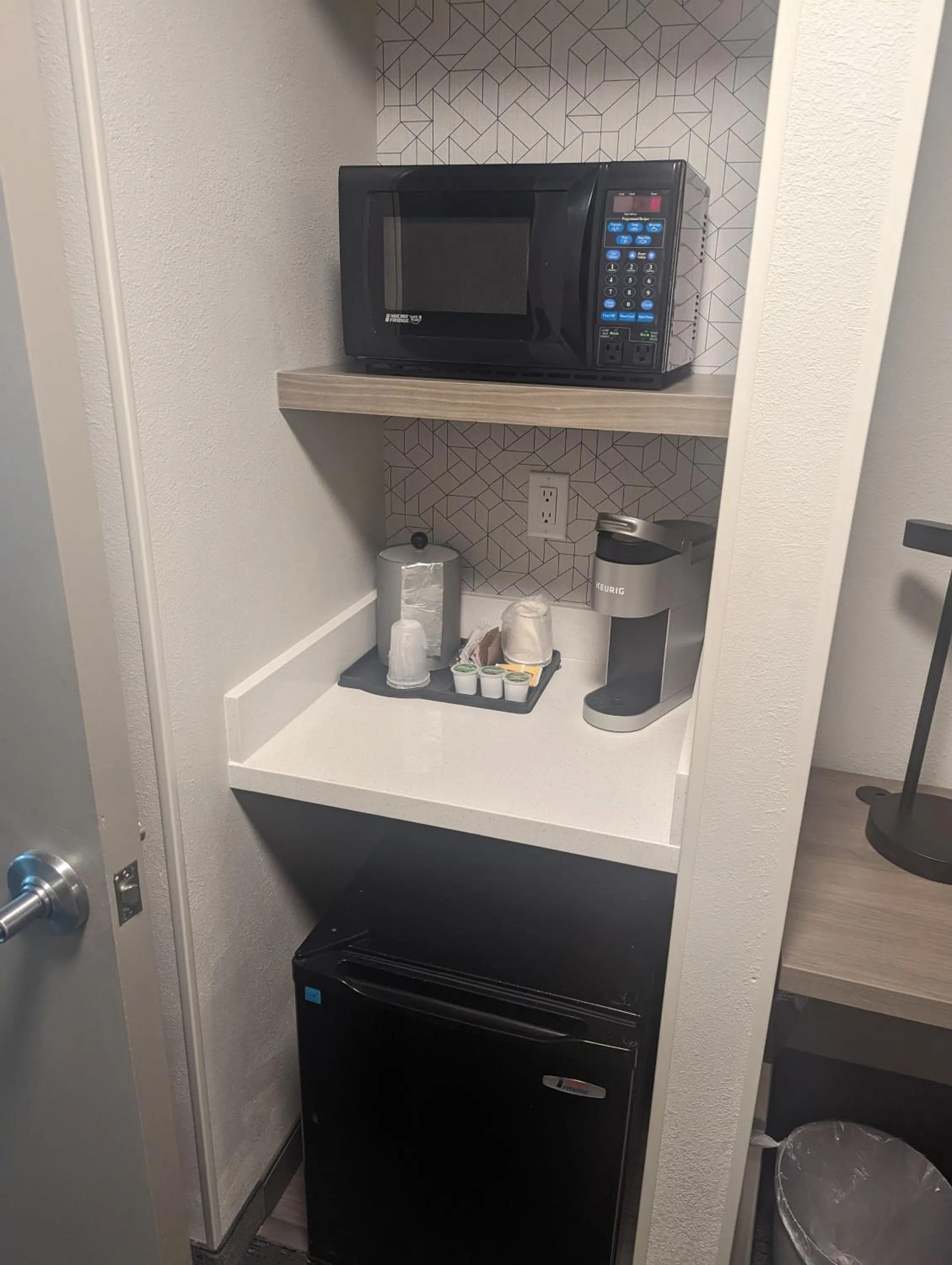 Coffee/tea facilities in Holiday Inn Express & Suites Salt Lake City N - Bountiful by IHG