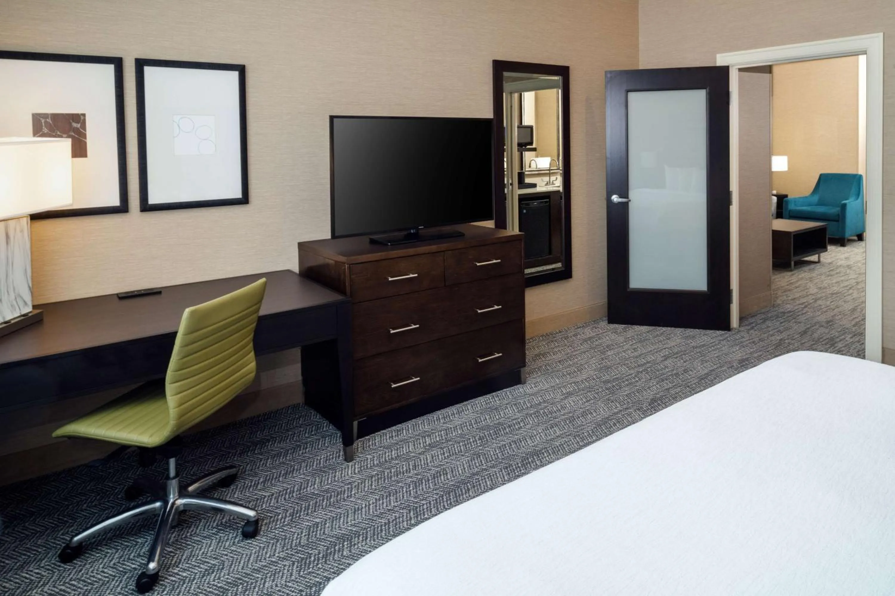 Bedroom, Bed in Embassy Suites Saint Louis - Downtown