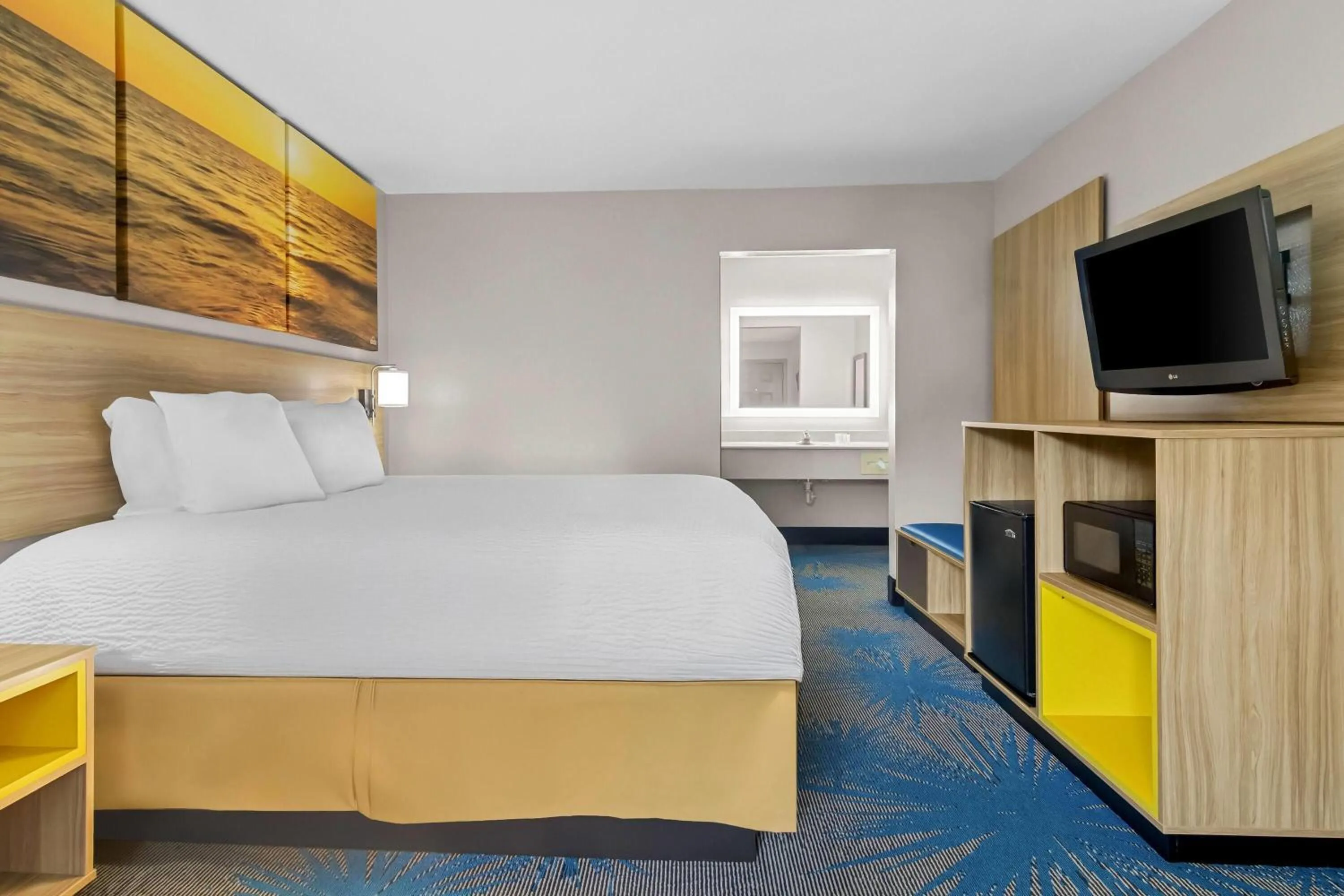 Bed in Days Inn by Wyndham Ocean Springs