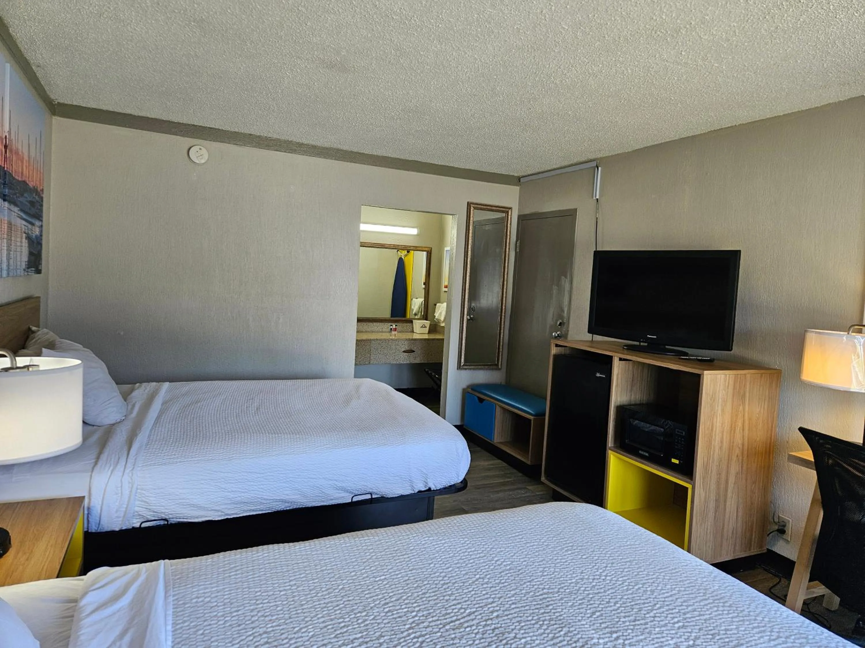 Bed in Days Inn by Wyndham Washington