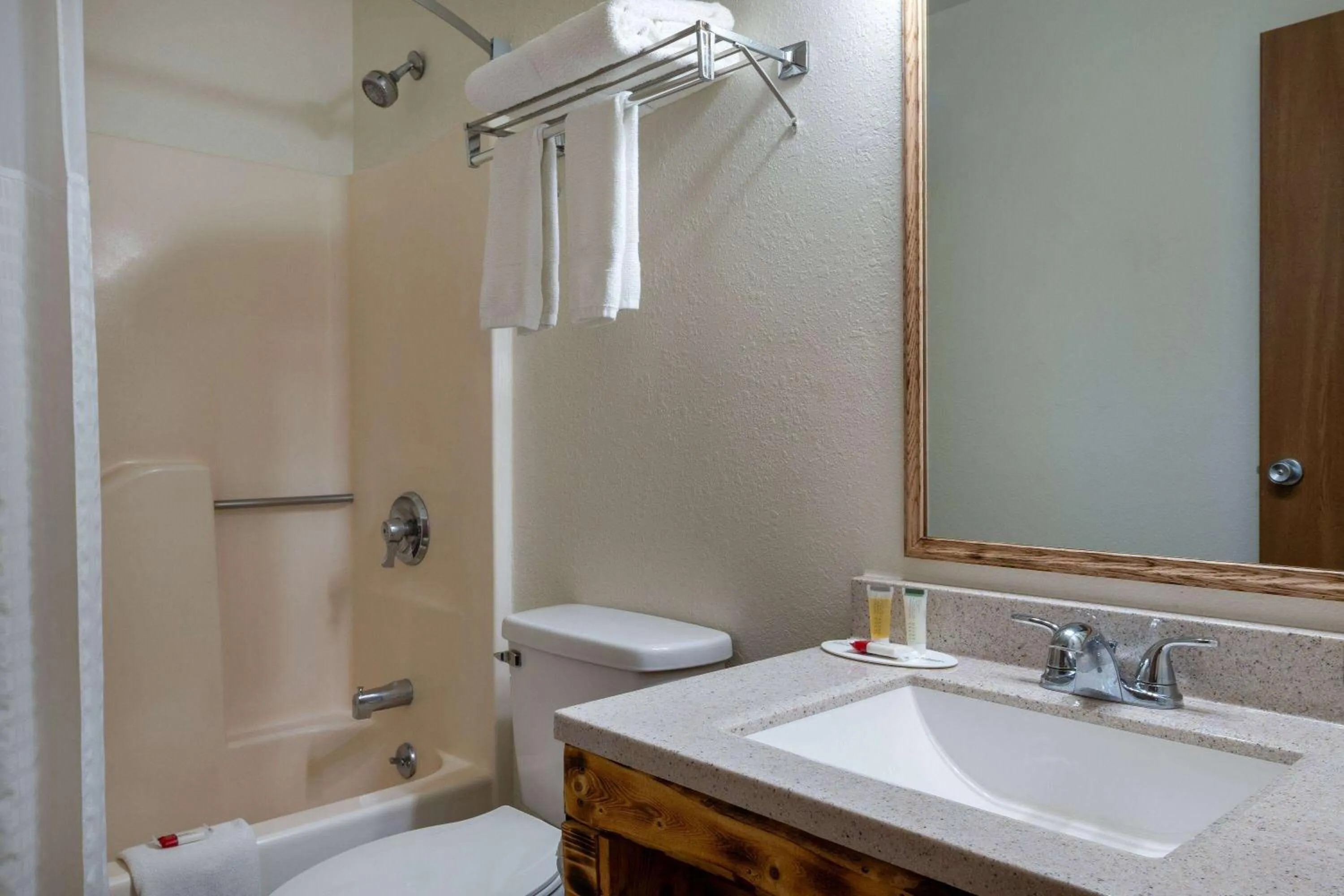 Photo of the whole room in Super 8 by Wyndham Livingston Yellowstone