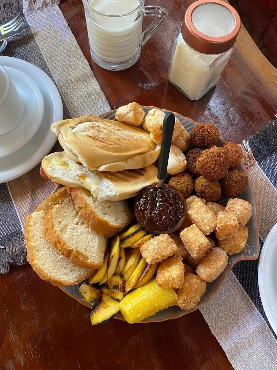 Food and drinks in Pousada E Restaurante Passart