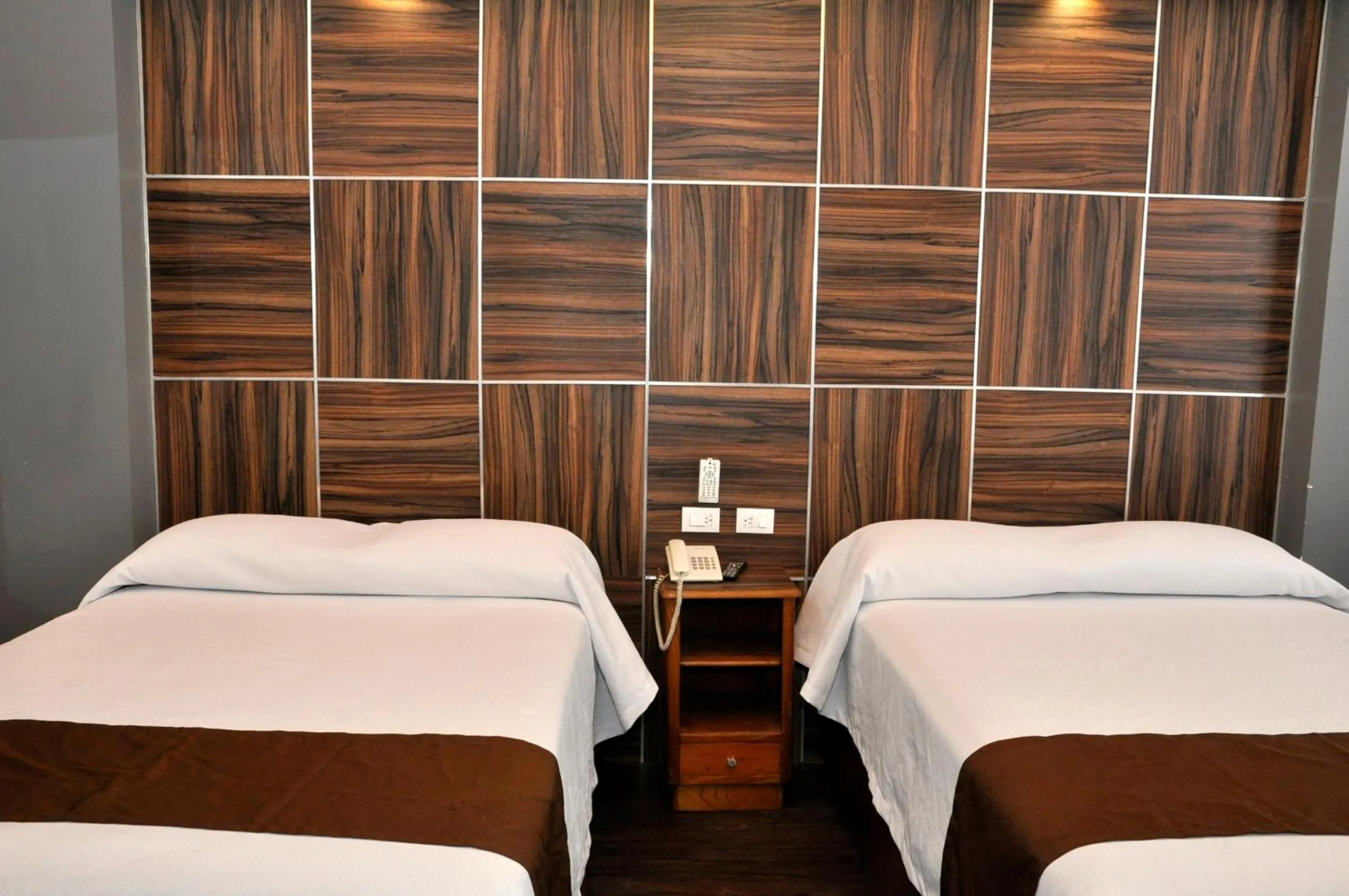 Photo of the whole room, Bed in Hotel Principal