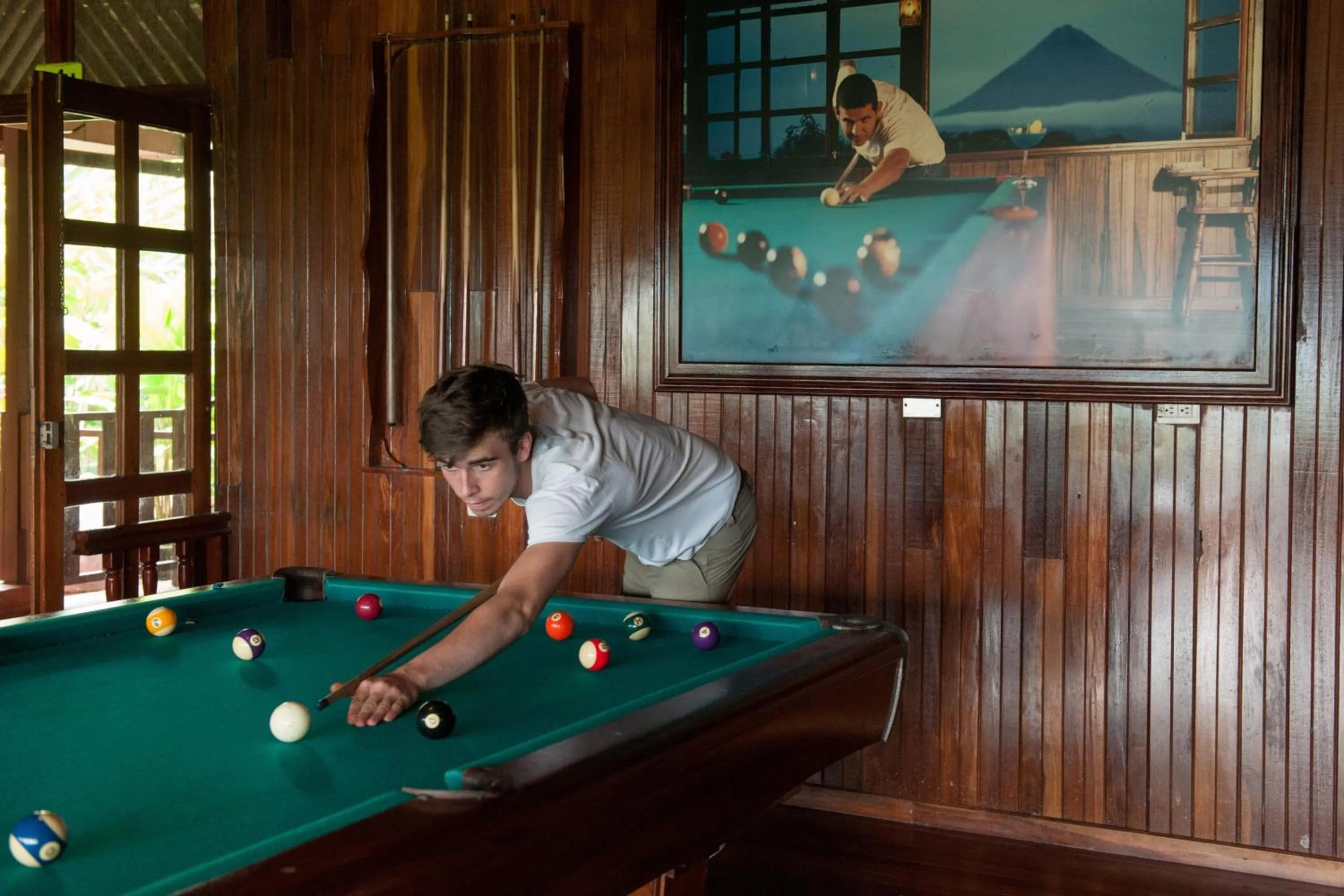 Billiard in Hotel Arenal Lodge