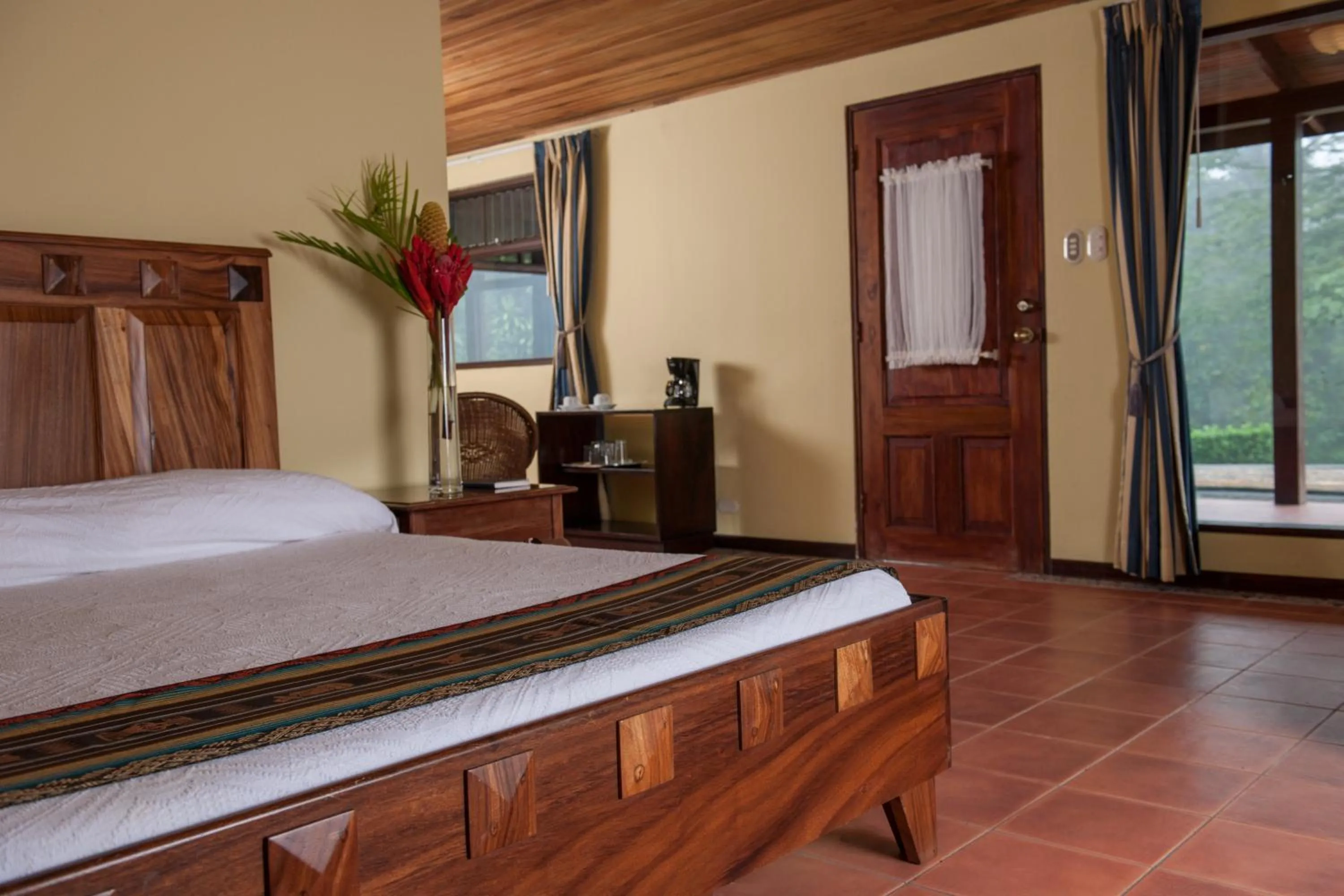 Bedroom, Bed in Hotel Arenal Lodge