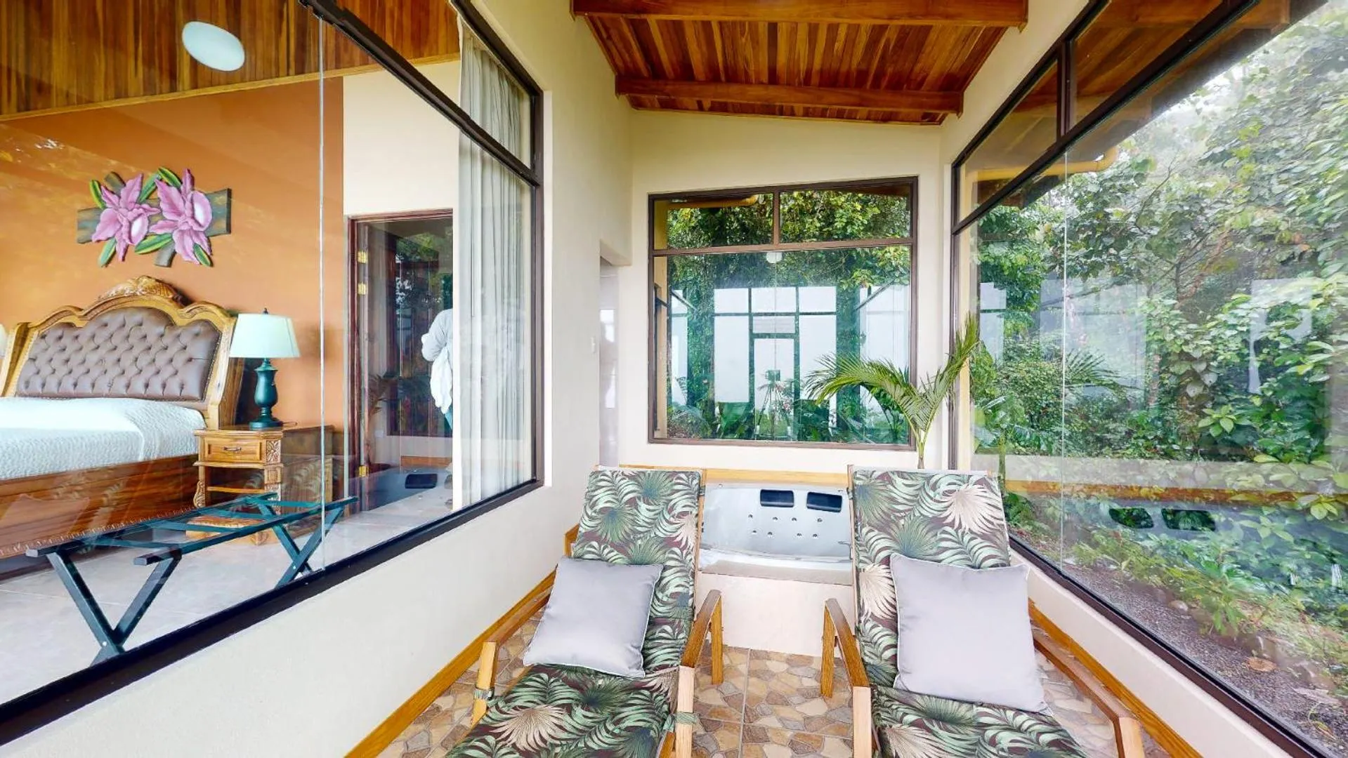 Bedroom in Hotel Arenal Lodge