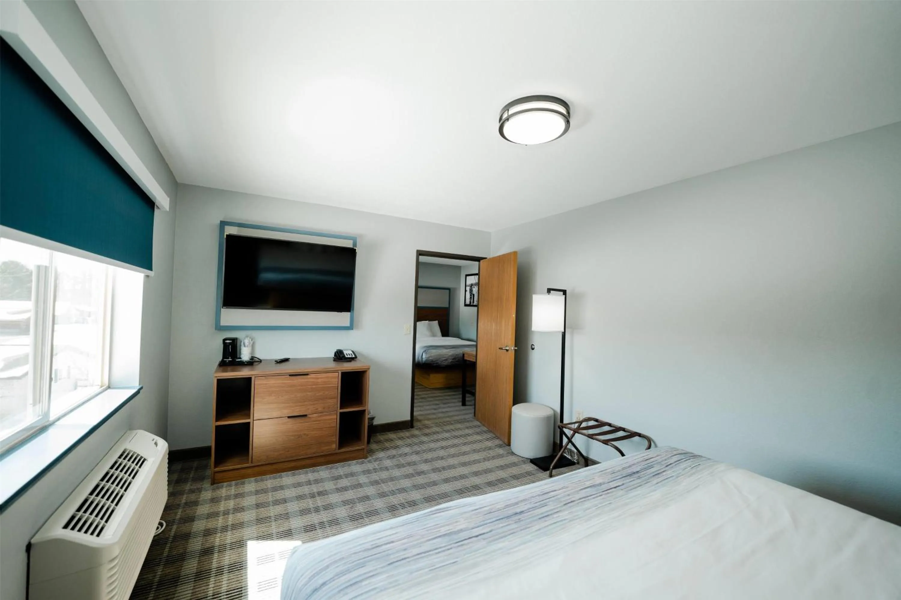 Photo of the whole room, Bed in AmericInn by Wyndham Tomahawk