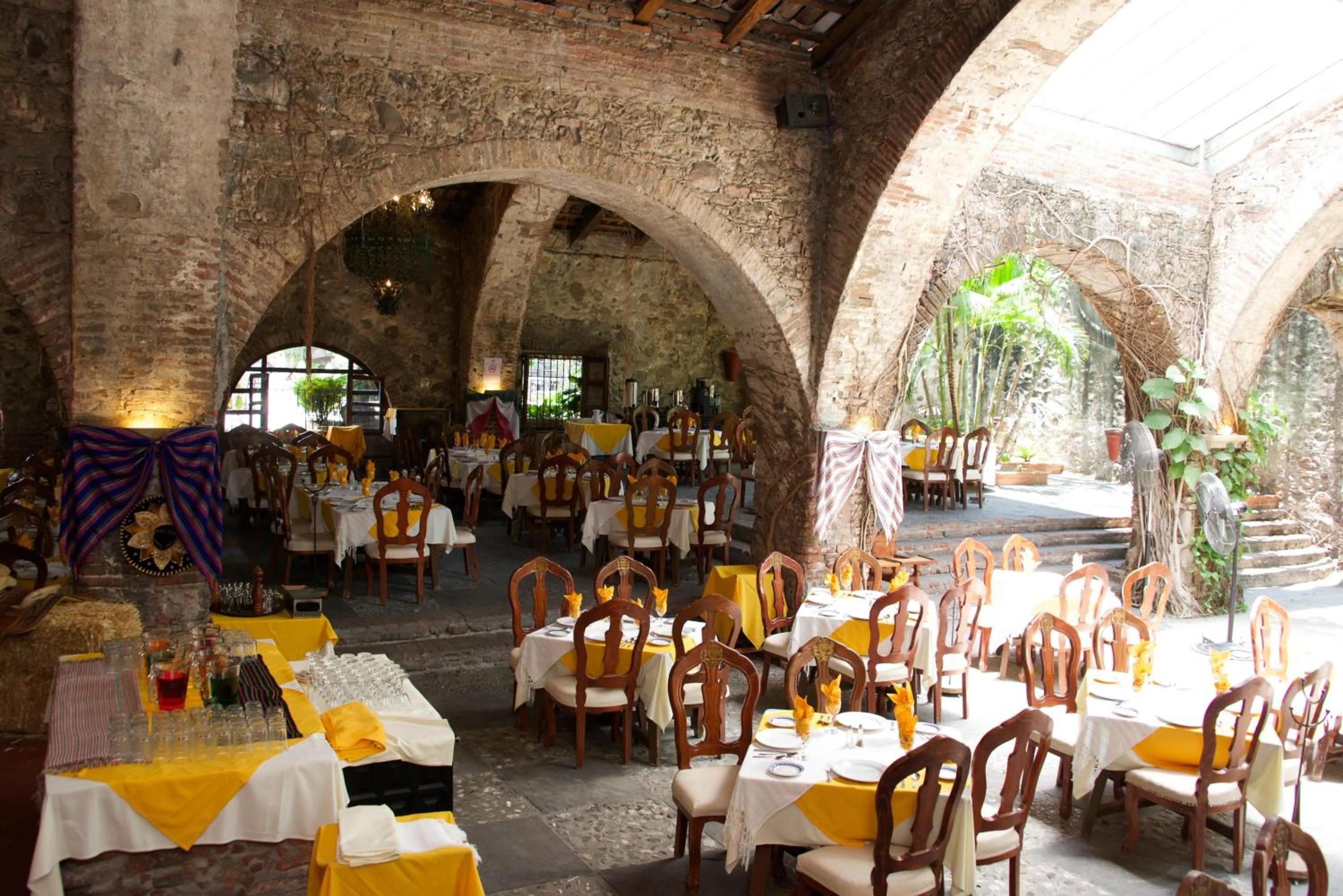 Food and drinks in Hotel Hacienda Vista Hermosa