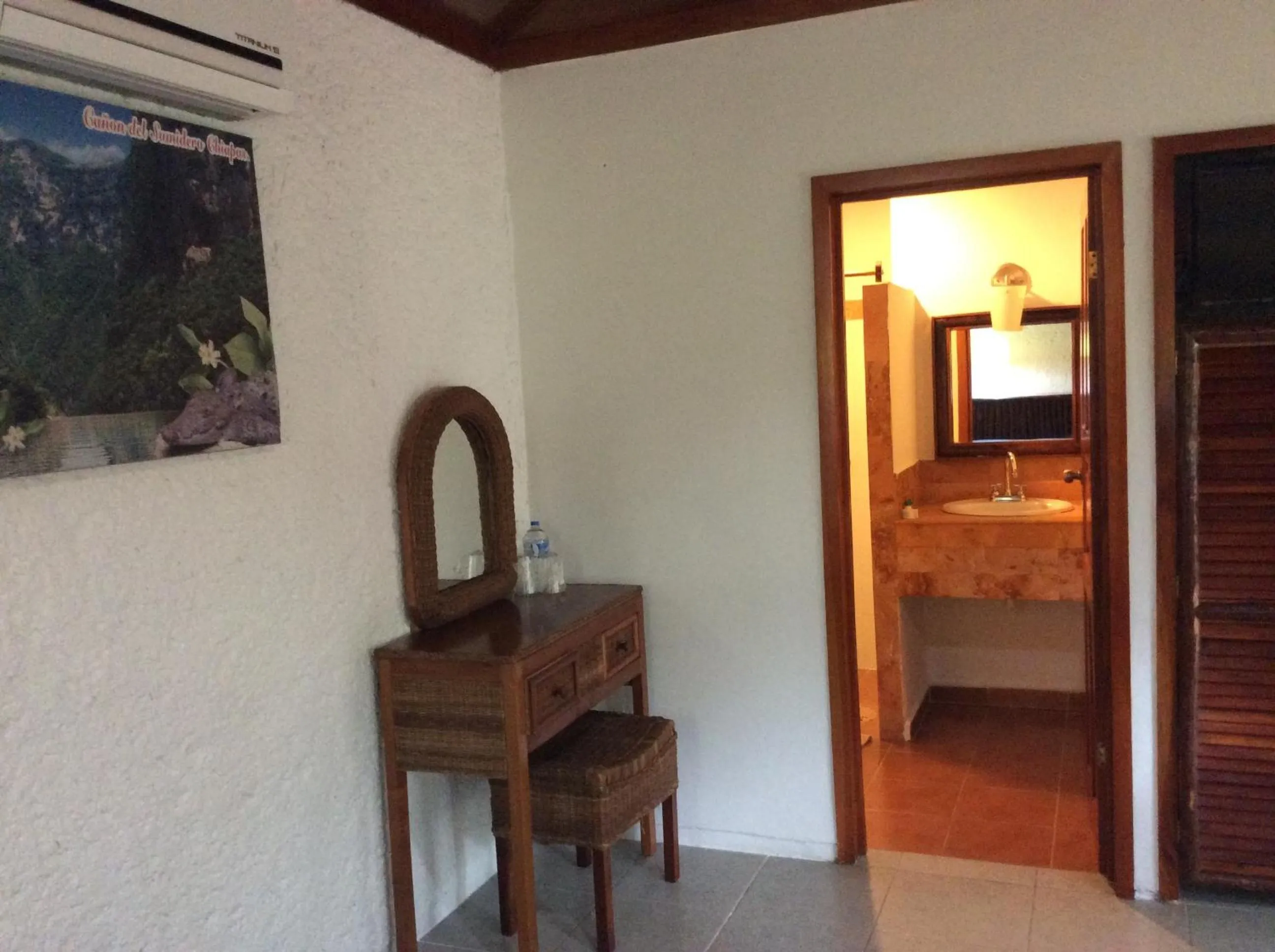 Decorative detail in Hotel Villas Kin Ha