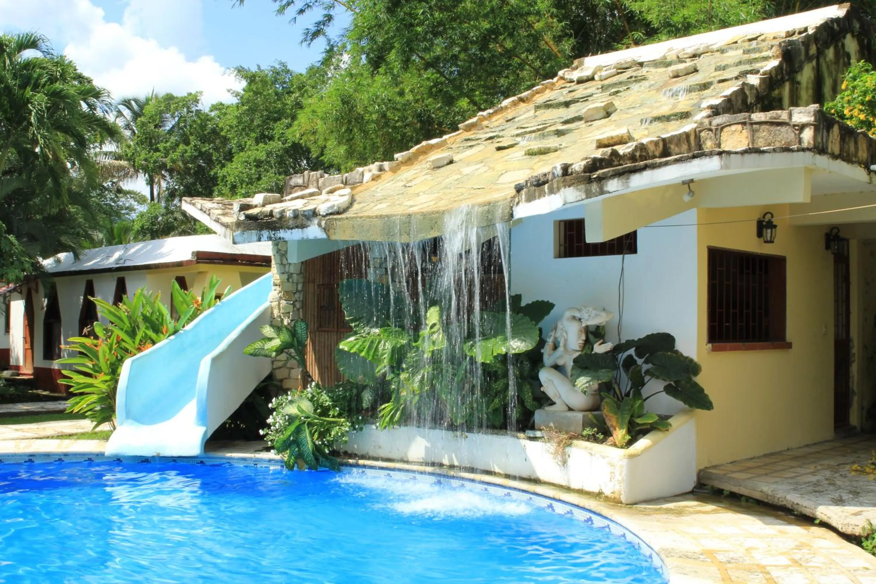 Swimming pool in Hotel Villas Kin Ha