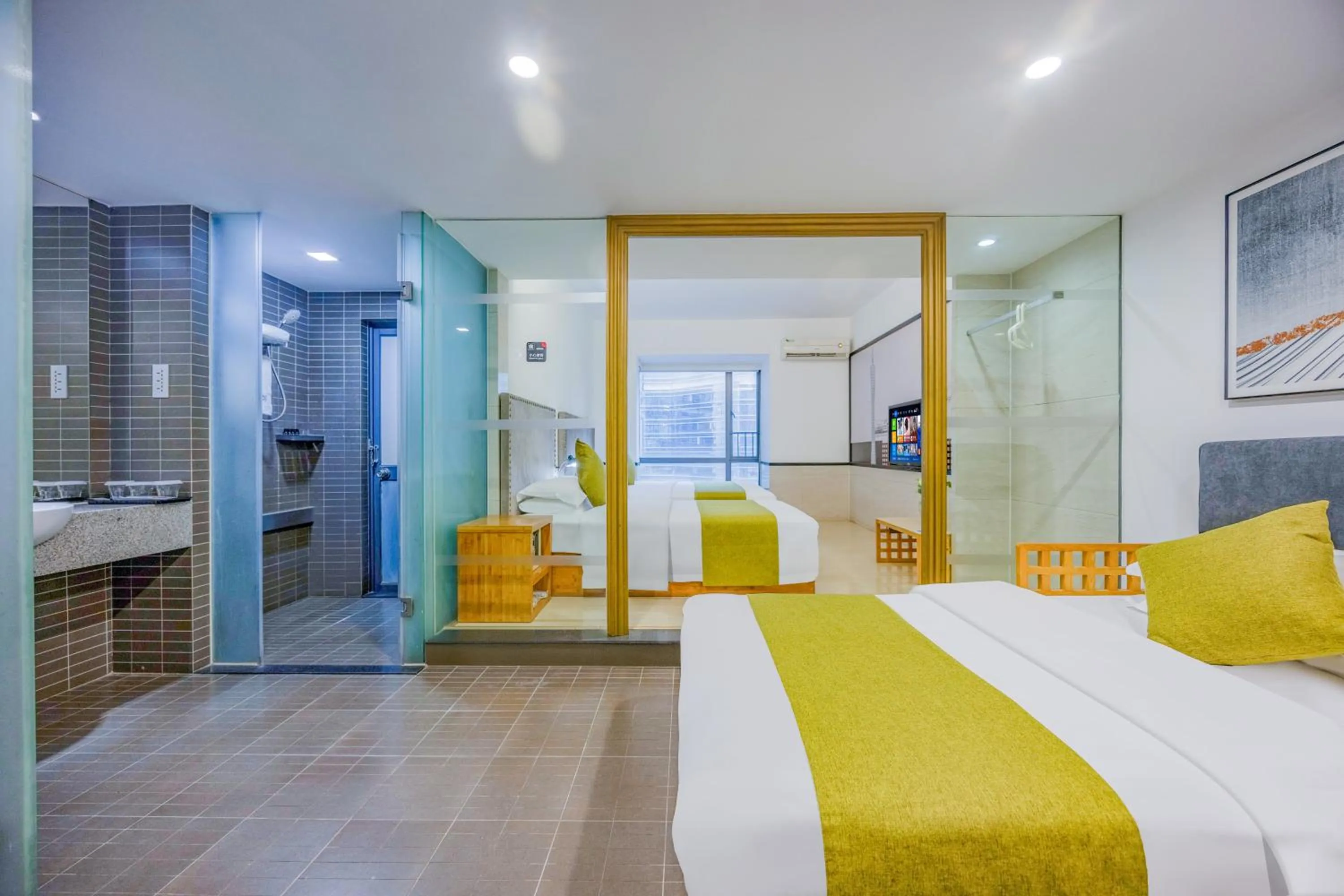 Photo of the whole room, Bed in Guangzhou Timmy Hotel