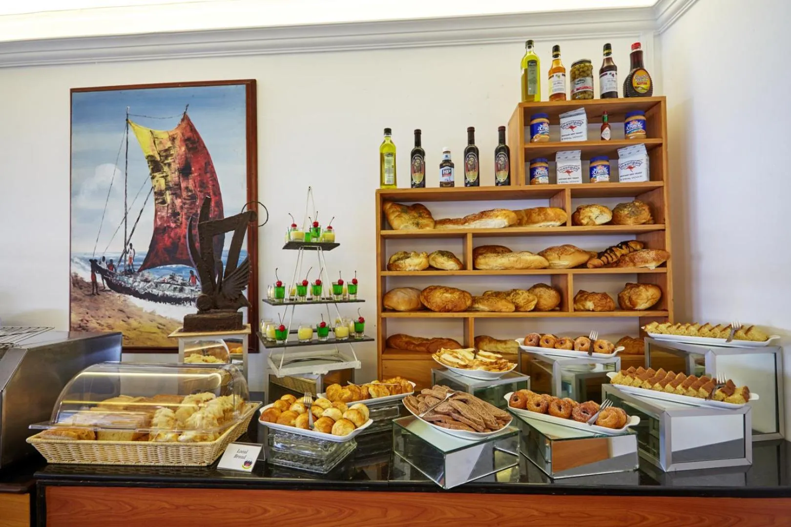 Restaurant/places to eat in Coral Sands Hotel