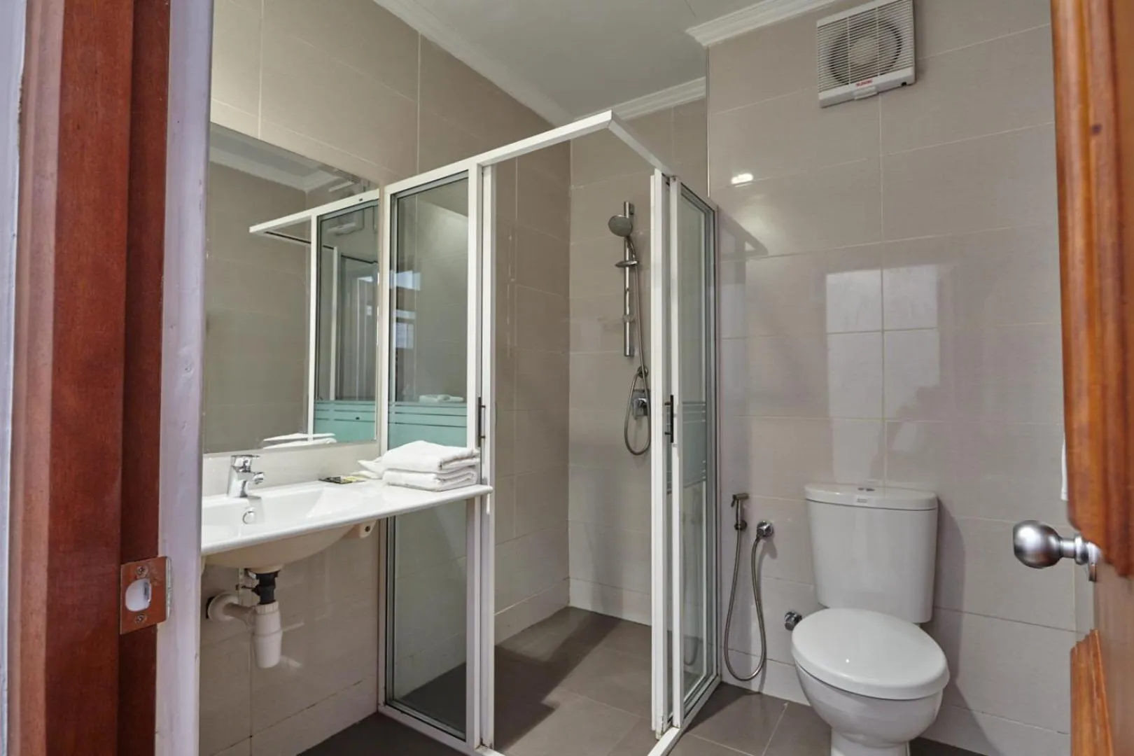 Bathroom in Coral Sands Hotel