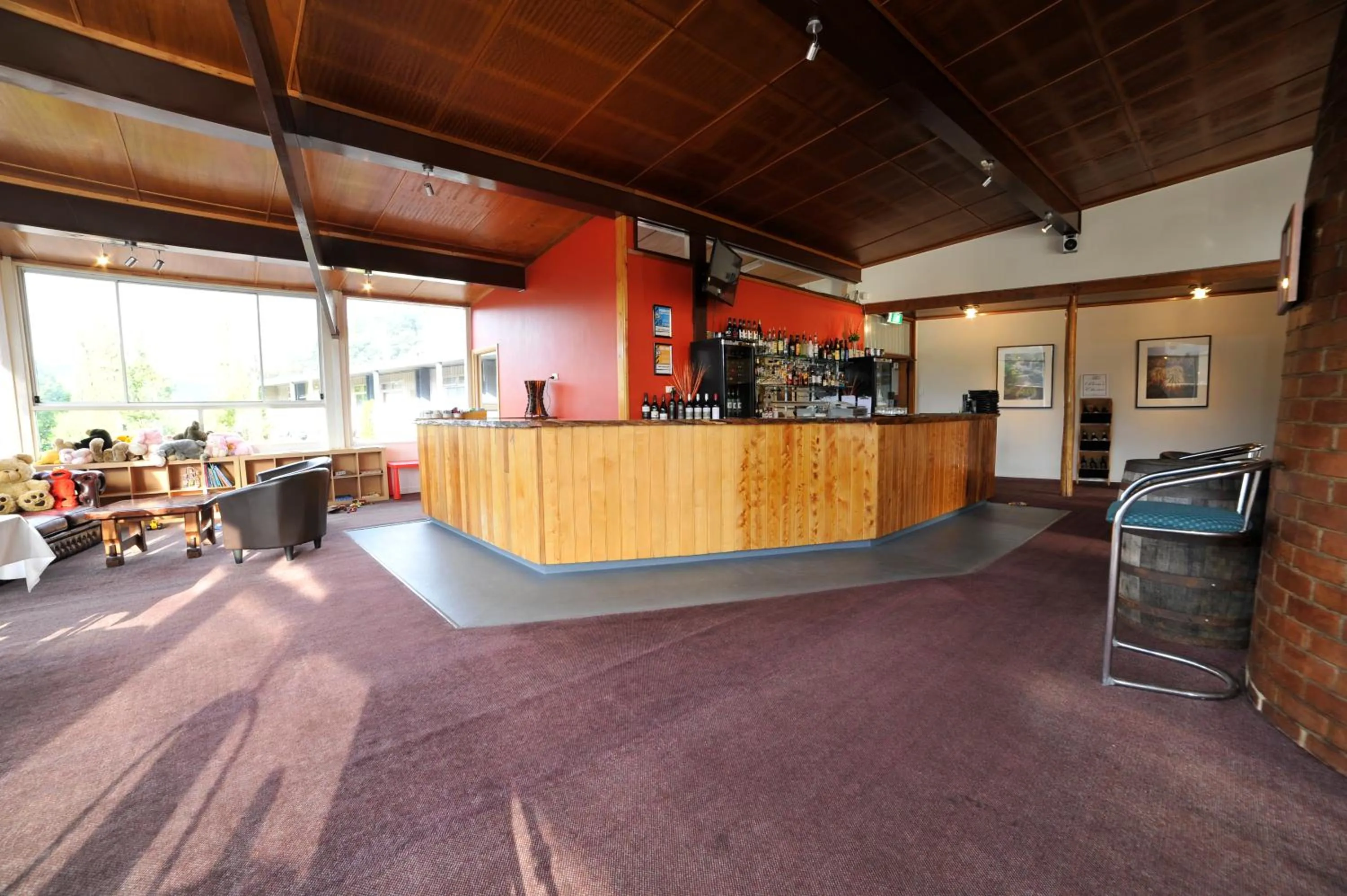 Lounge or bar in Silver Hills Motel