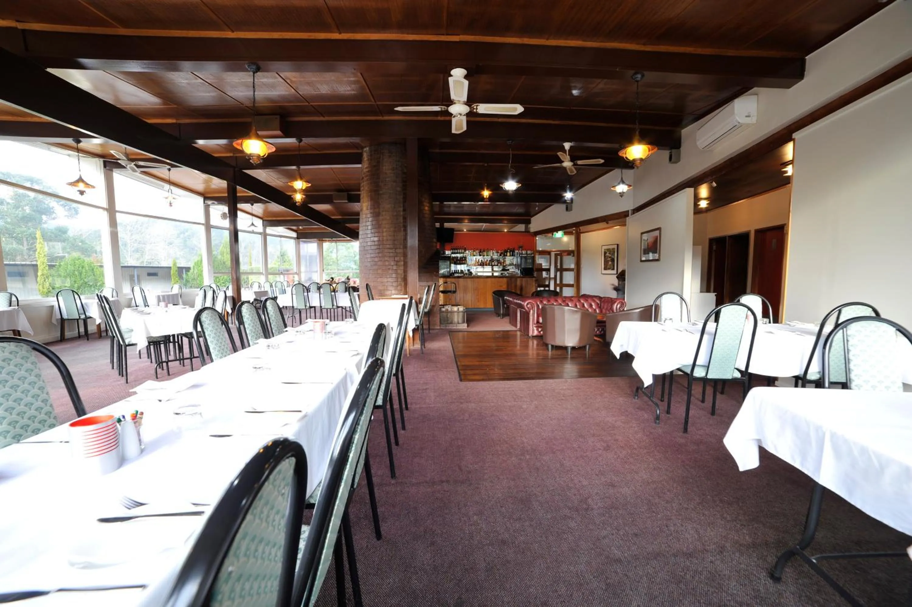 Restaurant/places to eat in Silver Hills Motel