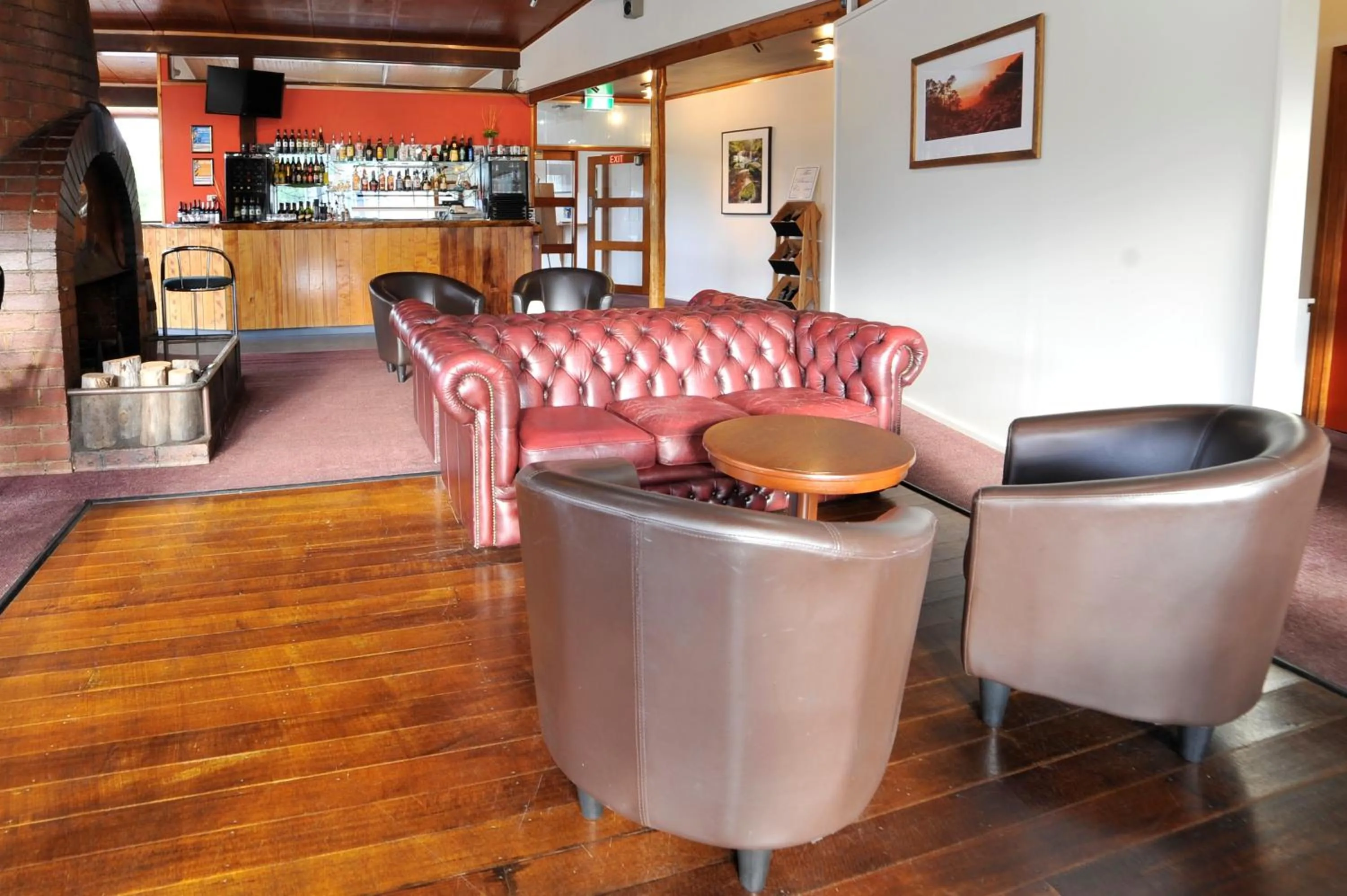 Restaurant/places to eat in Silver Hills Motel