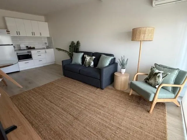 Kitchen or kitchenette in Albacore Apartments