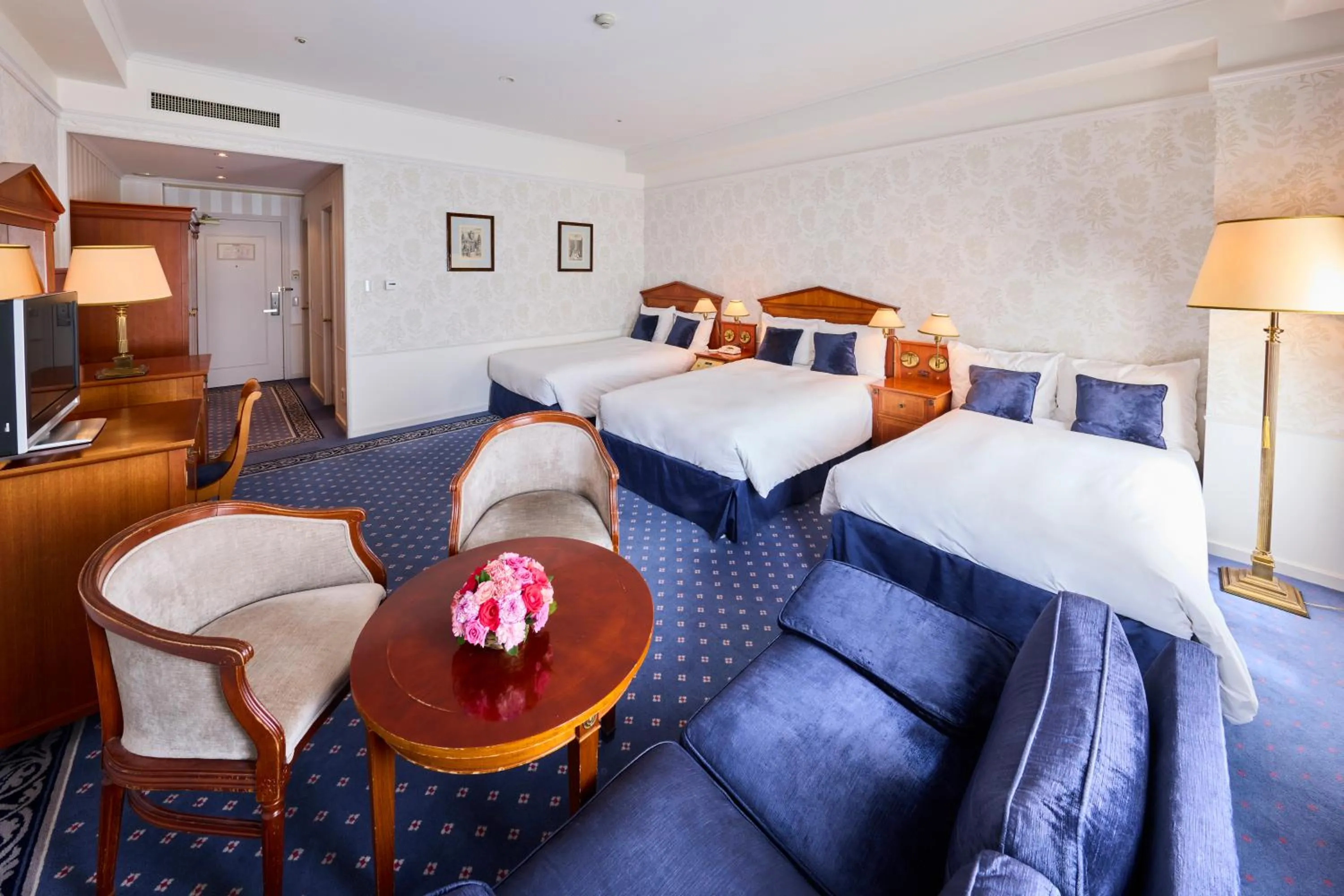 Photo of the whole room, Bed in Hotel Amsterdam Huis Ten Bosch