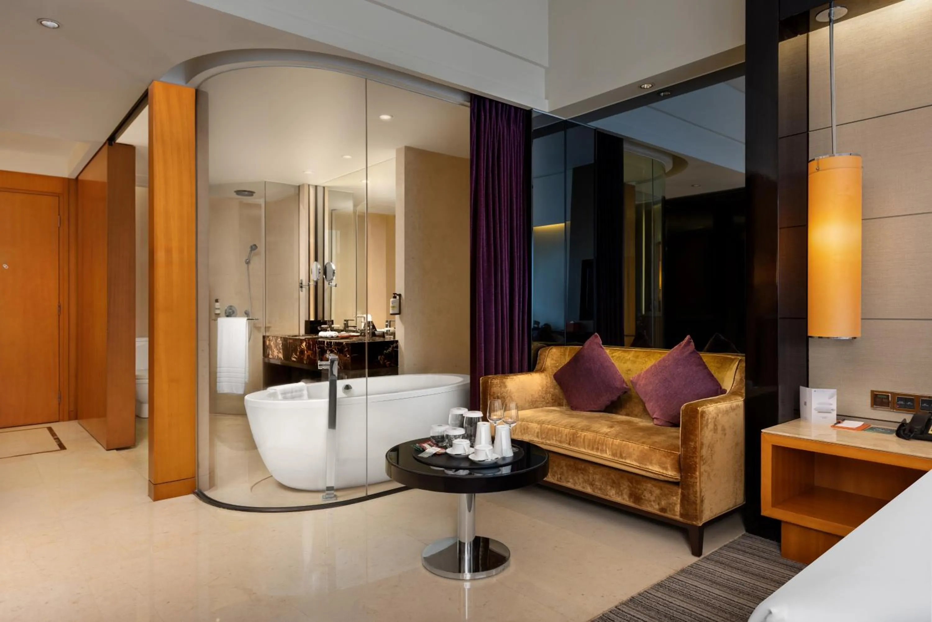 Bathroom, Bed in Pullman Dongguan Changan