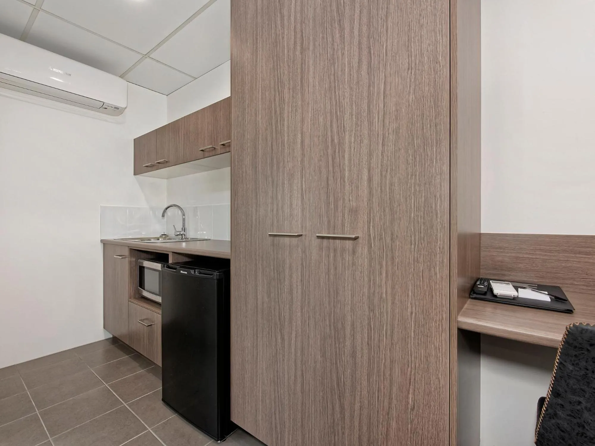 Kitchen or kitchenette in Chalet Motor Inn