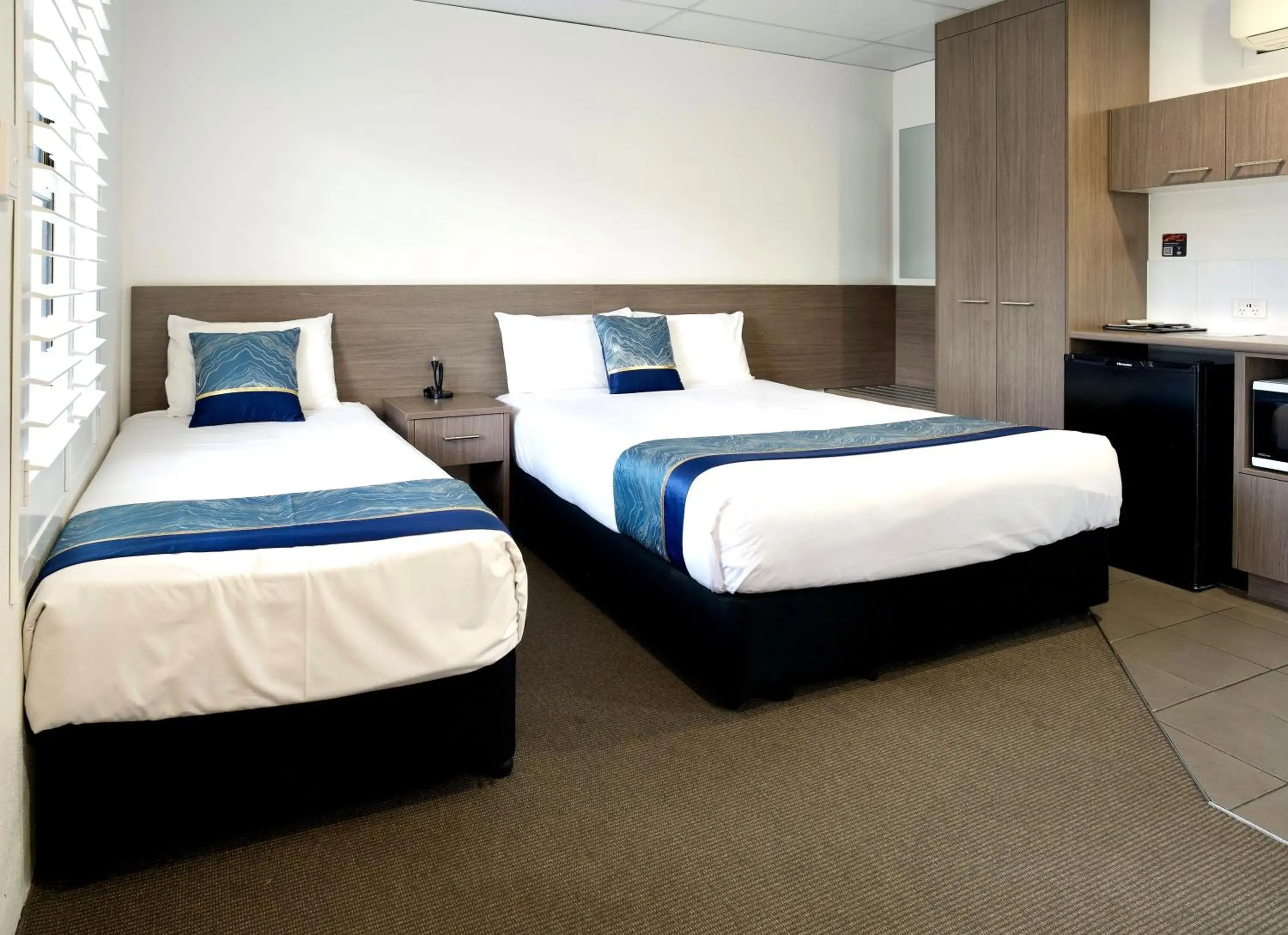 Deluxe Family Room - Pet Friendly in Chalet Motor Inn Deluxe Family Room - Pet Friendly in Chalet Motor Inn