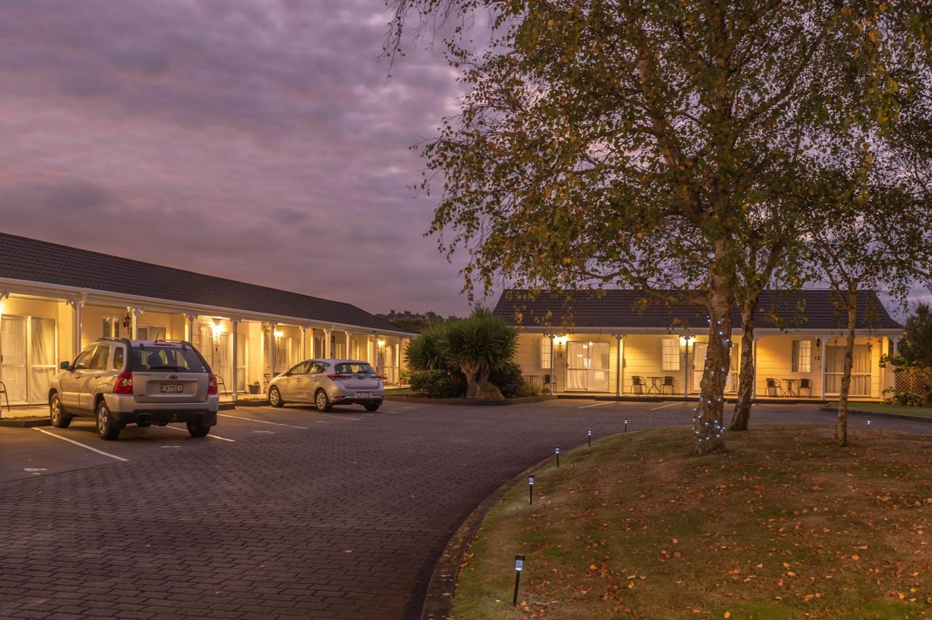 Garden view in Kings Court Motel