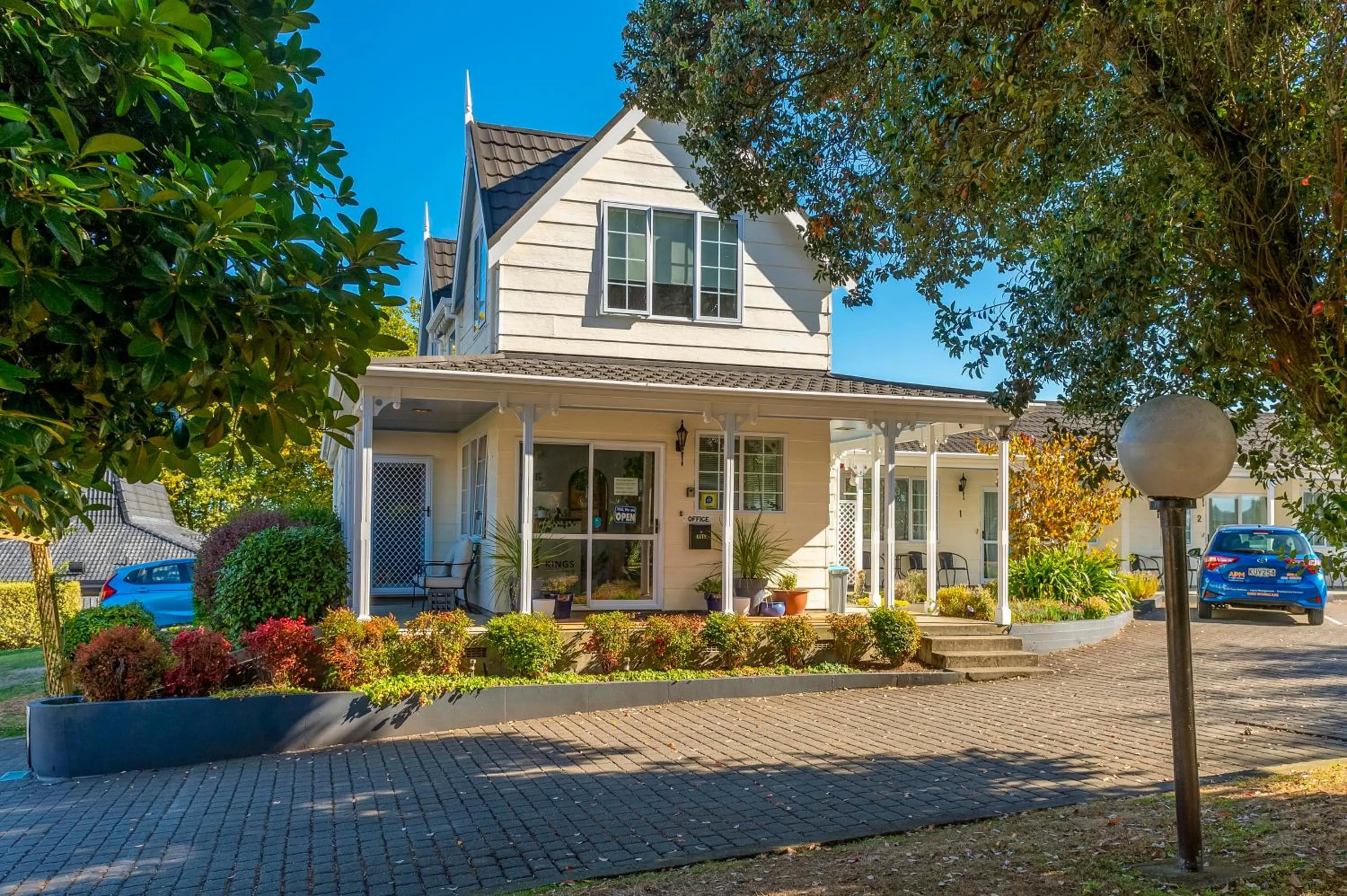 Lobby or reception in Kings Court Motel