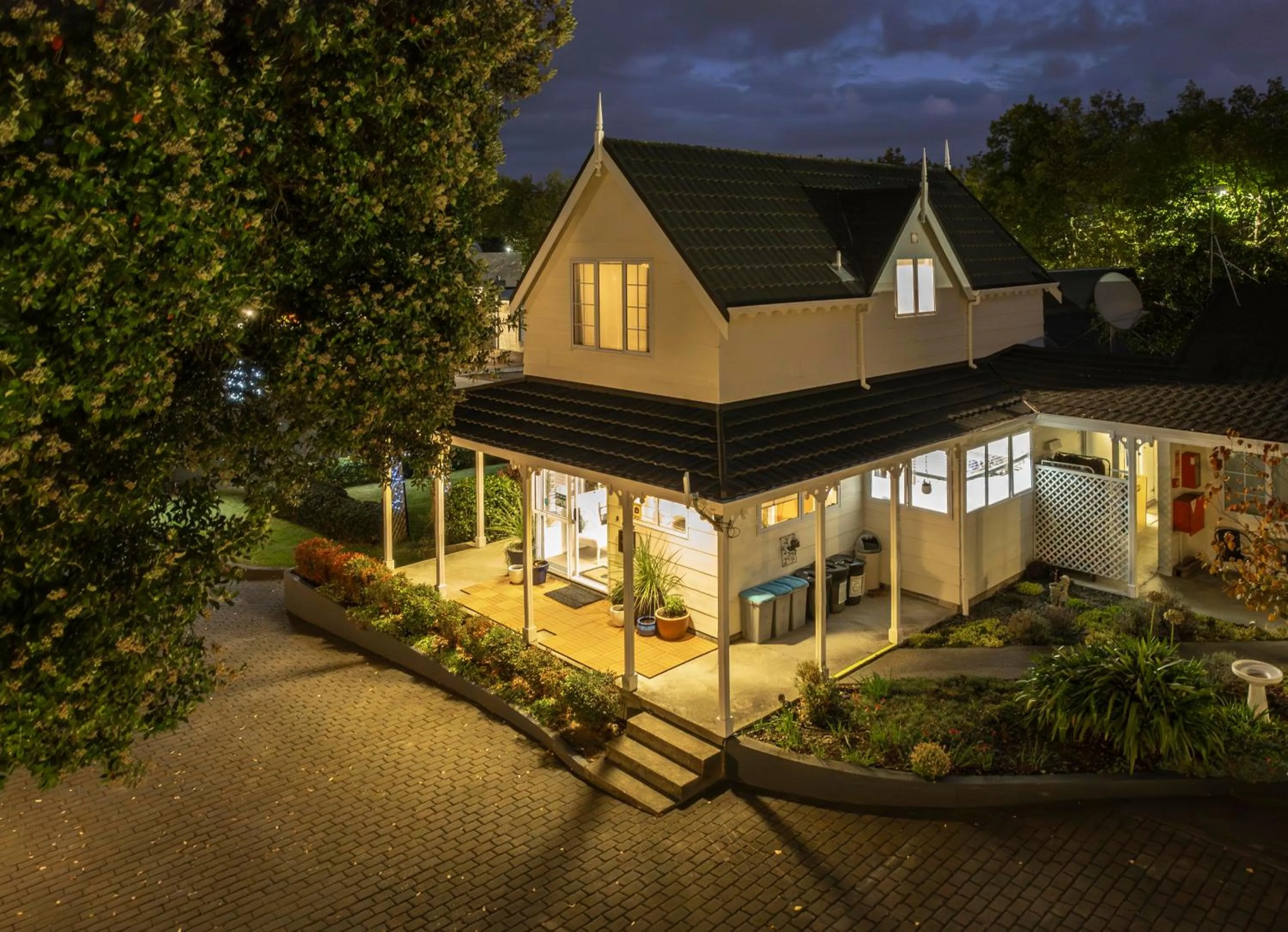 Property building in Kings Court Motel