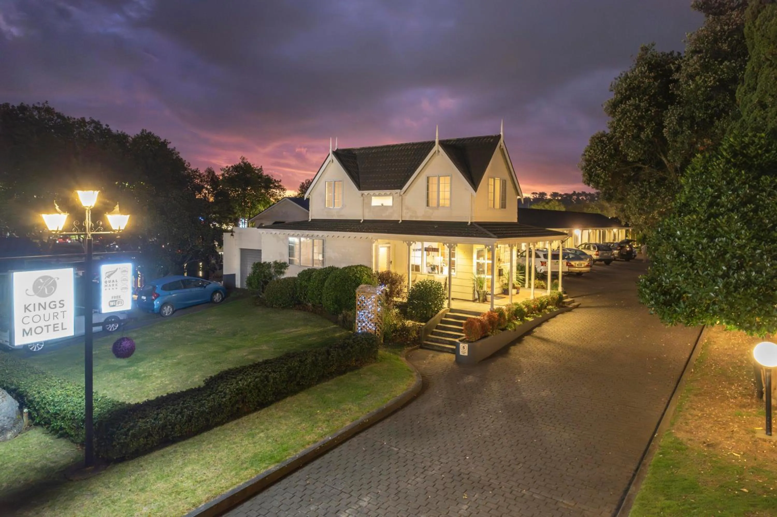 Property building in Kings Court Motel