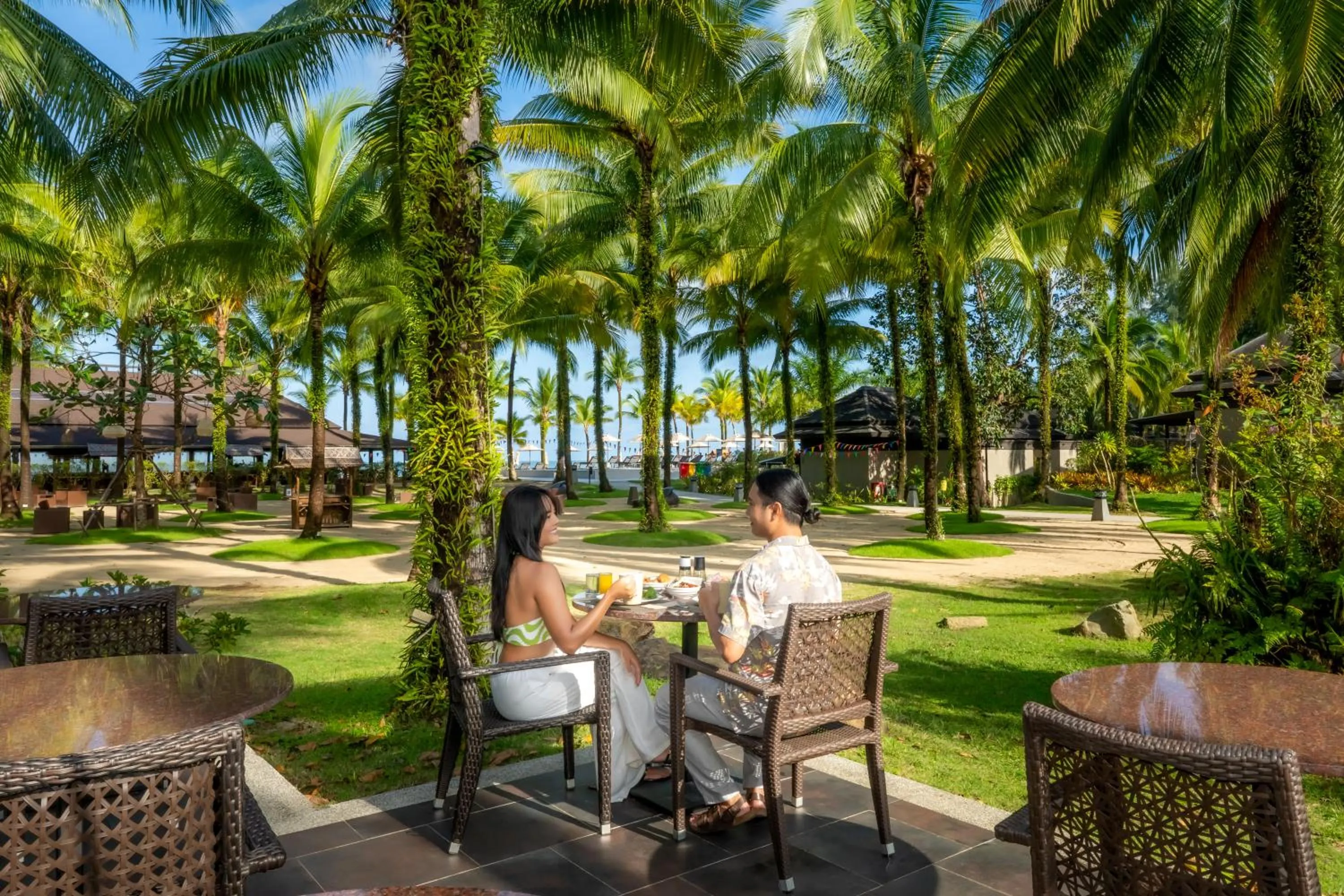 Restaurant/places to eat in ananea Beyond Khaolak