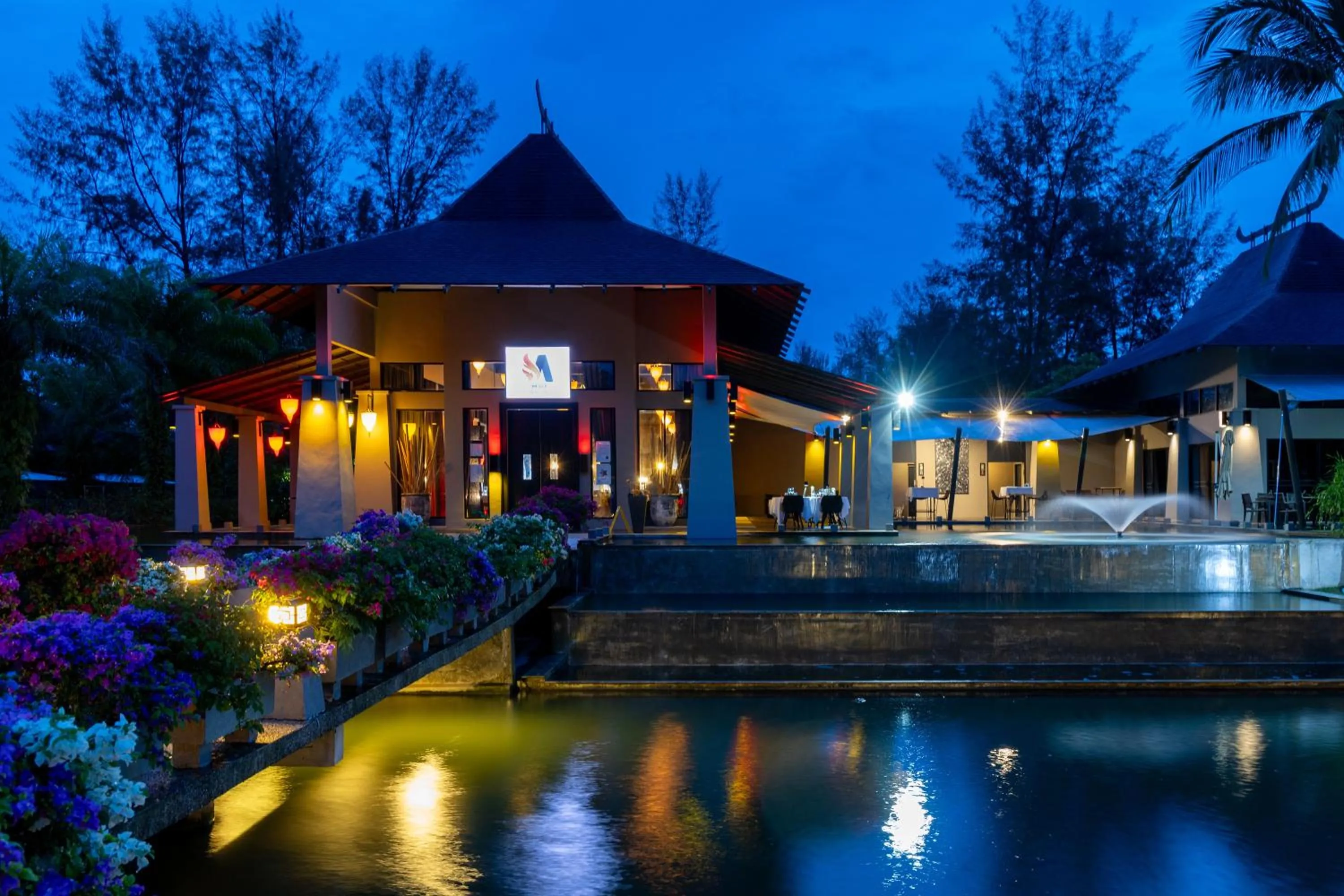 Restaurant/places to eat in ananea Beyond Khaolak