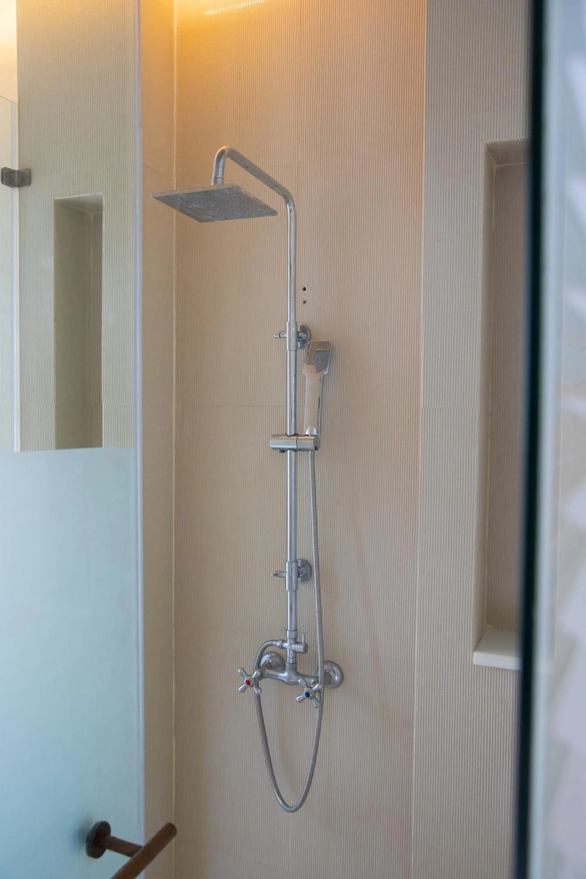 Shower in Mercure Koh Chang Hideaway