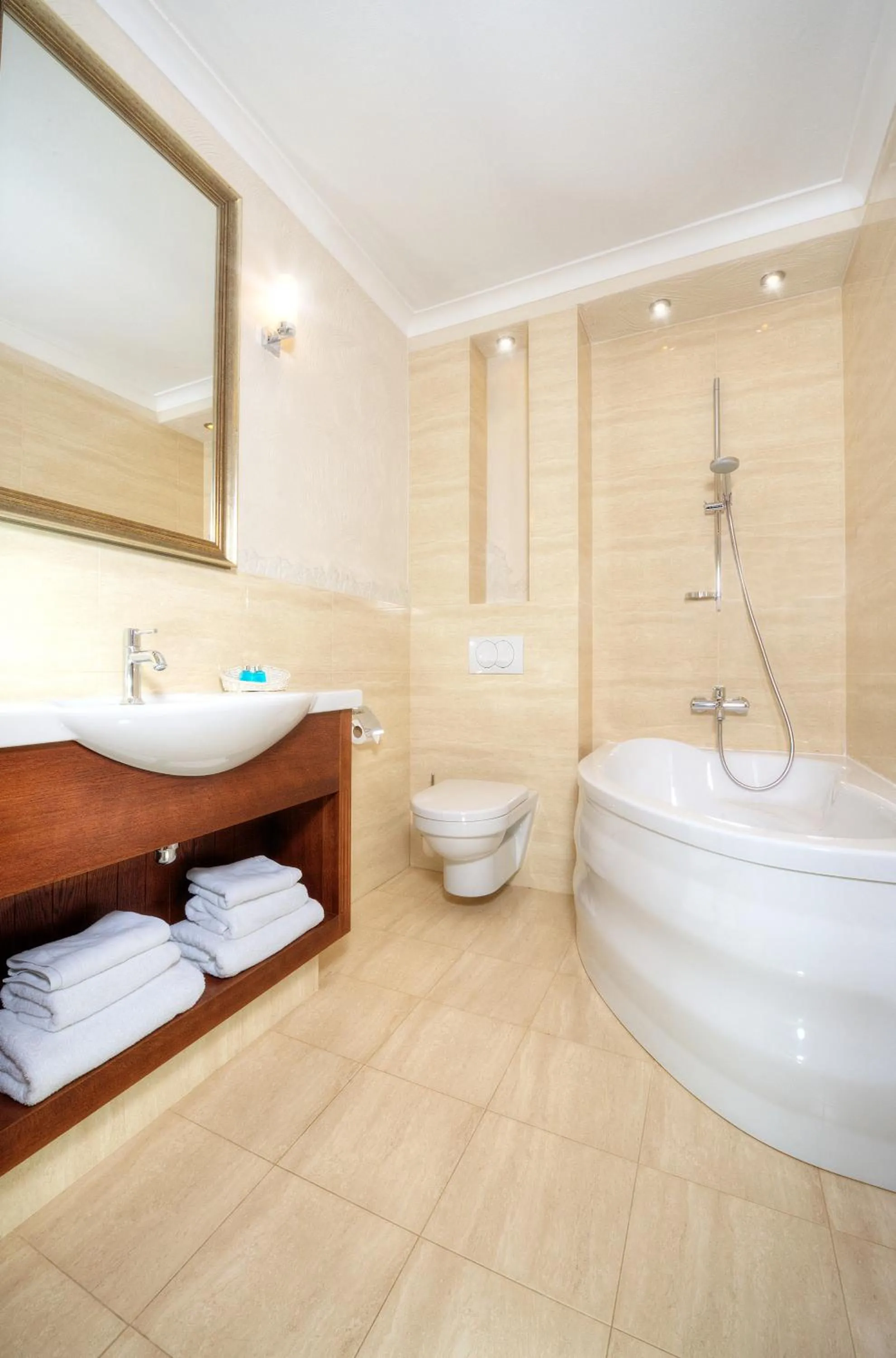 Bathroom in Hotel Lipowy Most