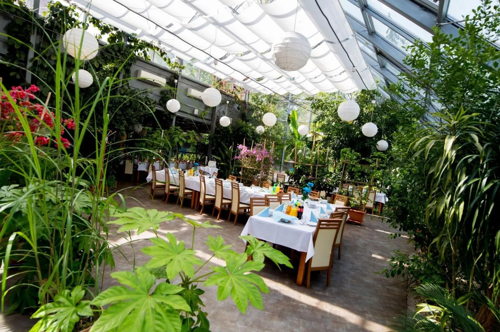 Facade/entrance in Hotel LUKA