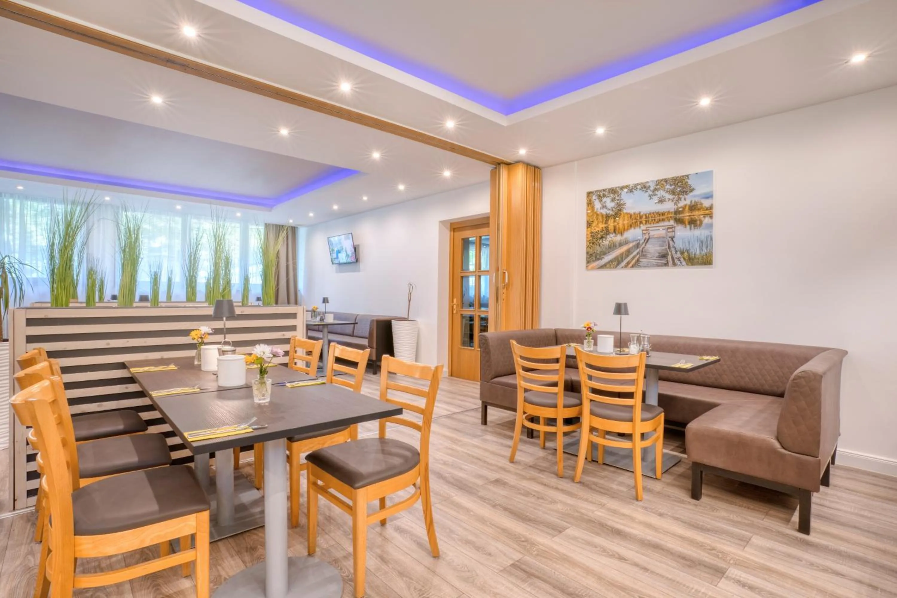 Restaurant/places to eat in Waldhotel