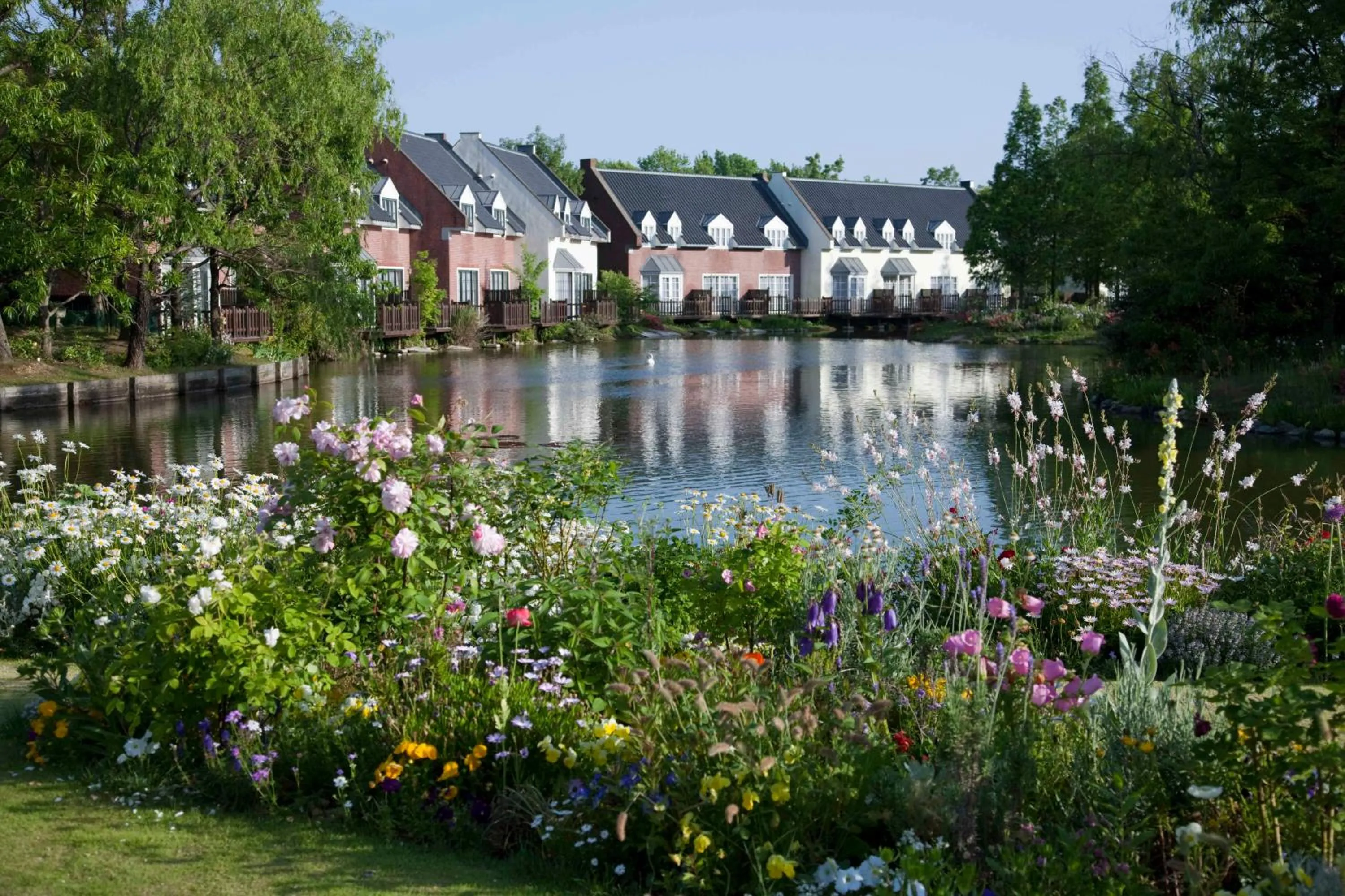 Property building in Forest Villa Huis Ten Bosch