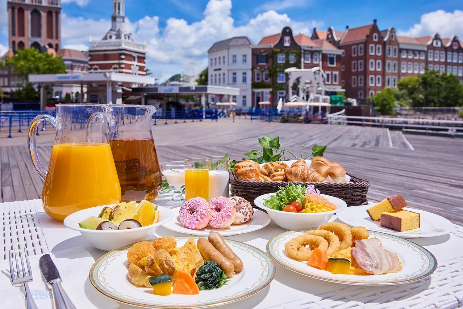 Breakfast in Forest Villa Huis Ten Bosch