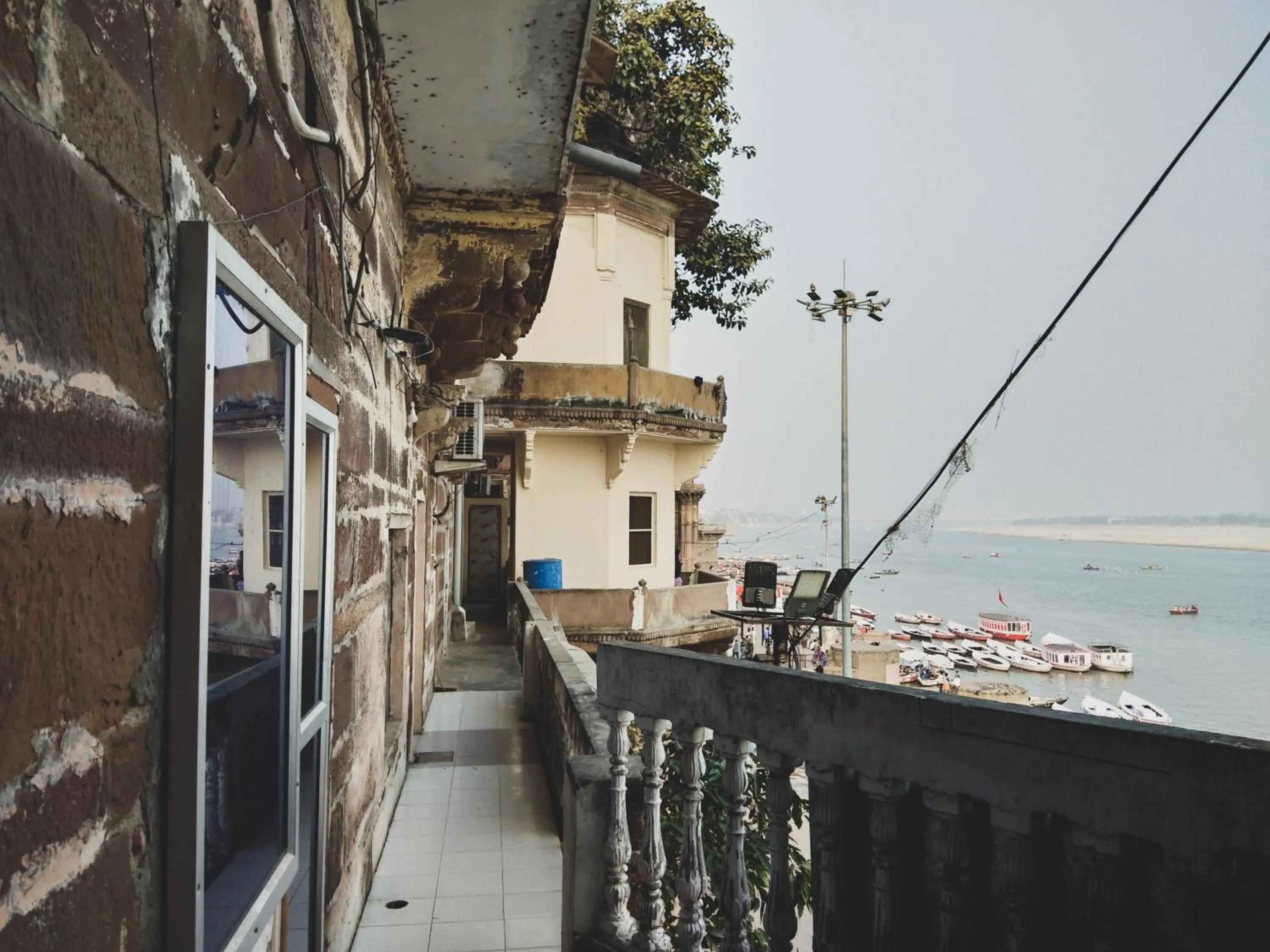 Dwivedi Hotels Palace On Steps