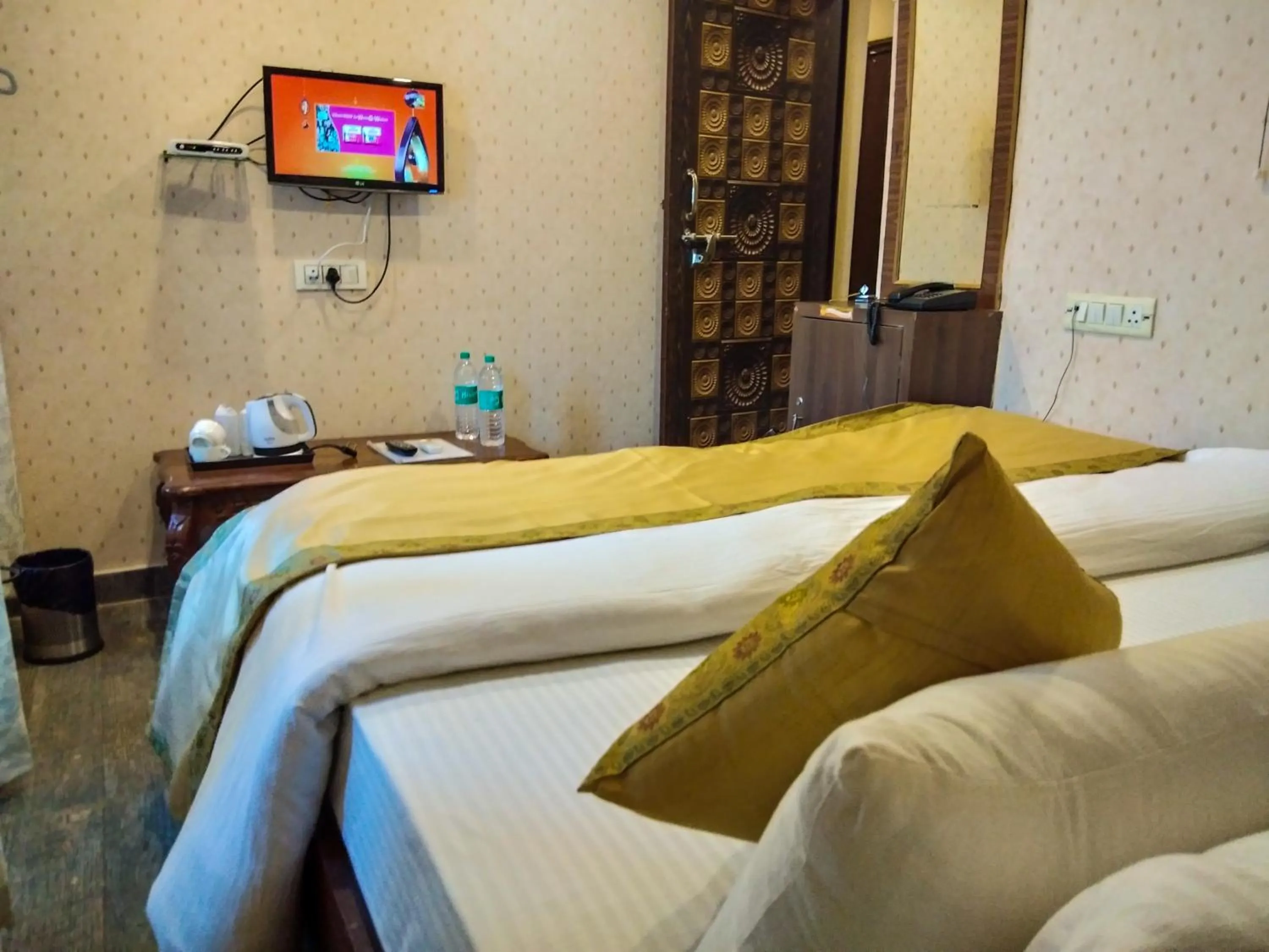 Bed in Dwivedi Hotels Palace On Steps