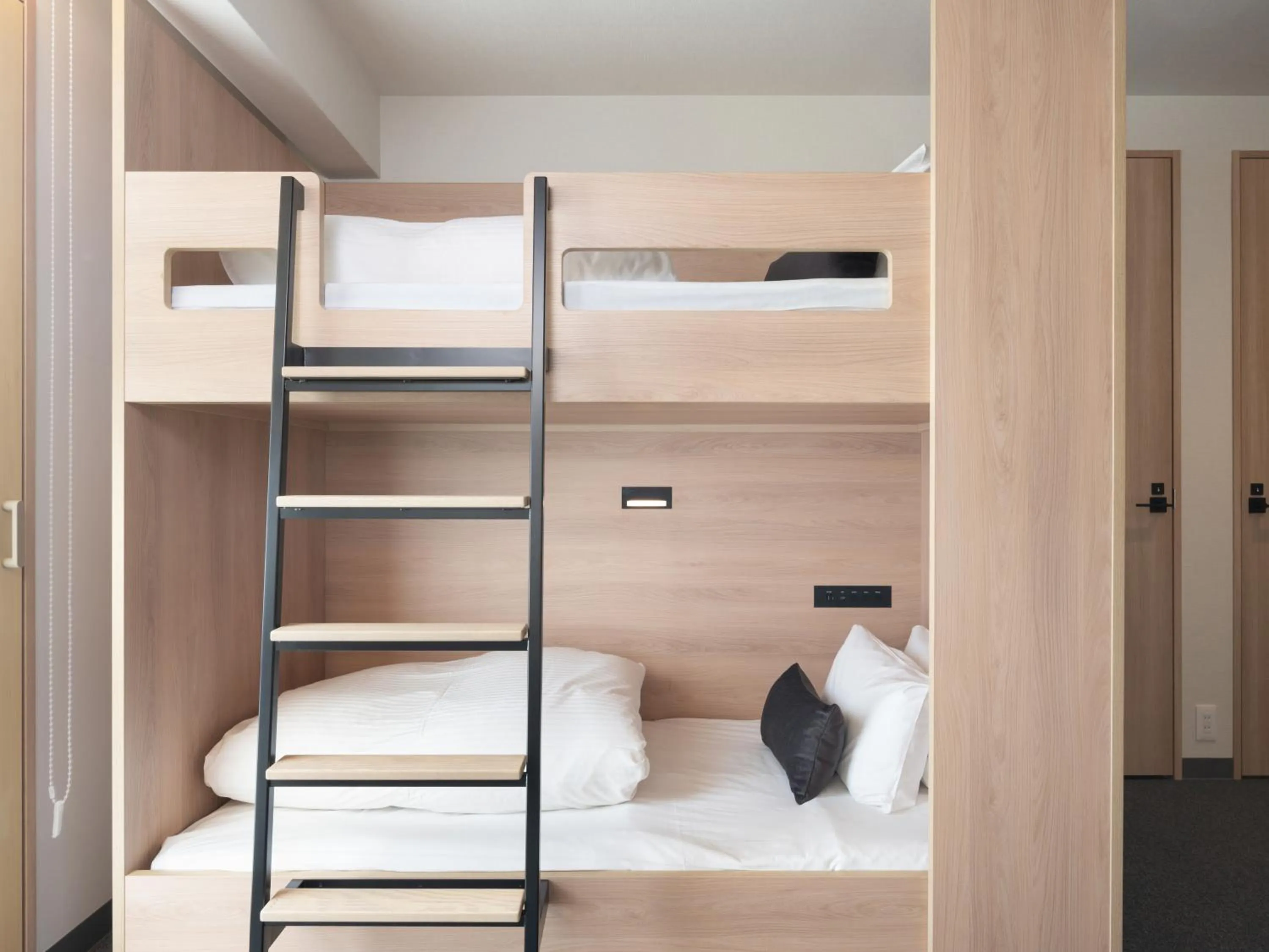 bunk bed, Bed in MIMARU Tokyo Ueno East