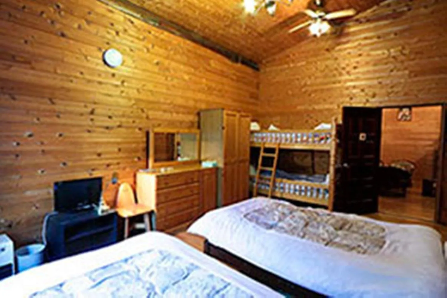 Bed in Canadian Village Goryu