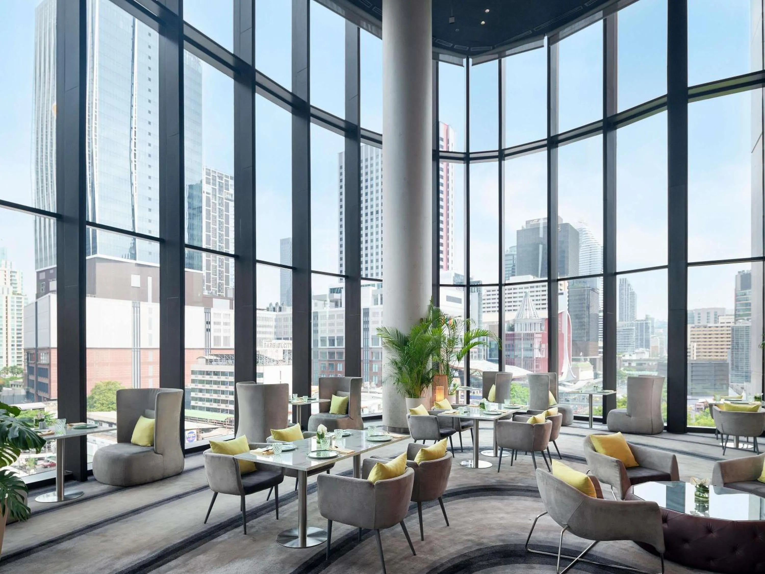 Property building in Novotel Bangkok Platinum Pratunam