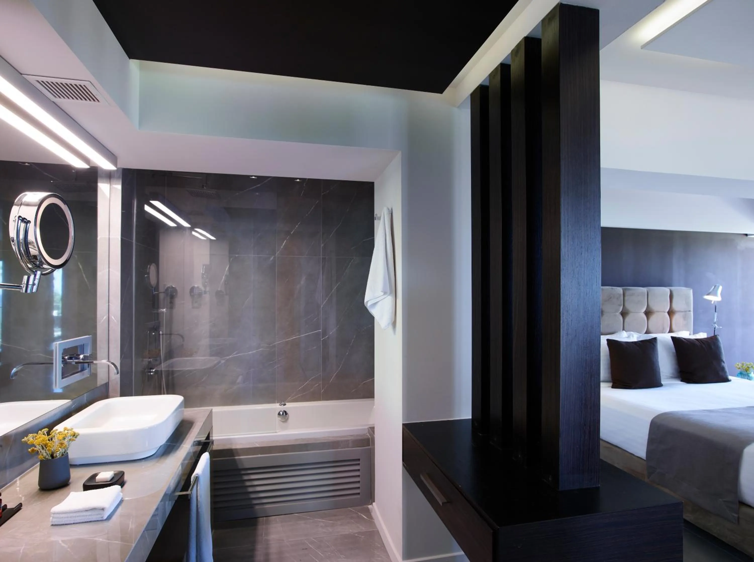 Shower, Bed in Aqua Blu Boutique Hotel & Spa, Adults Only- Small Luxury Hotels of the World