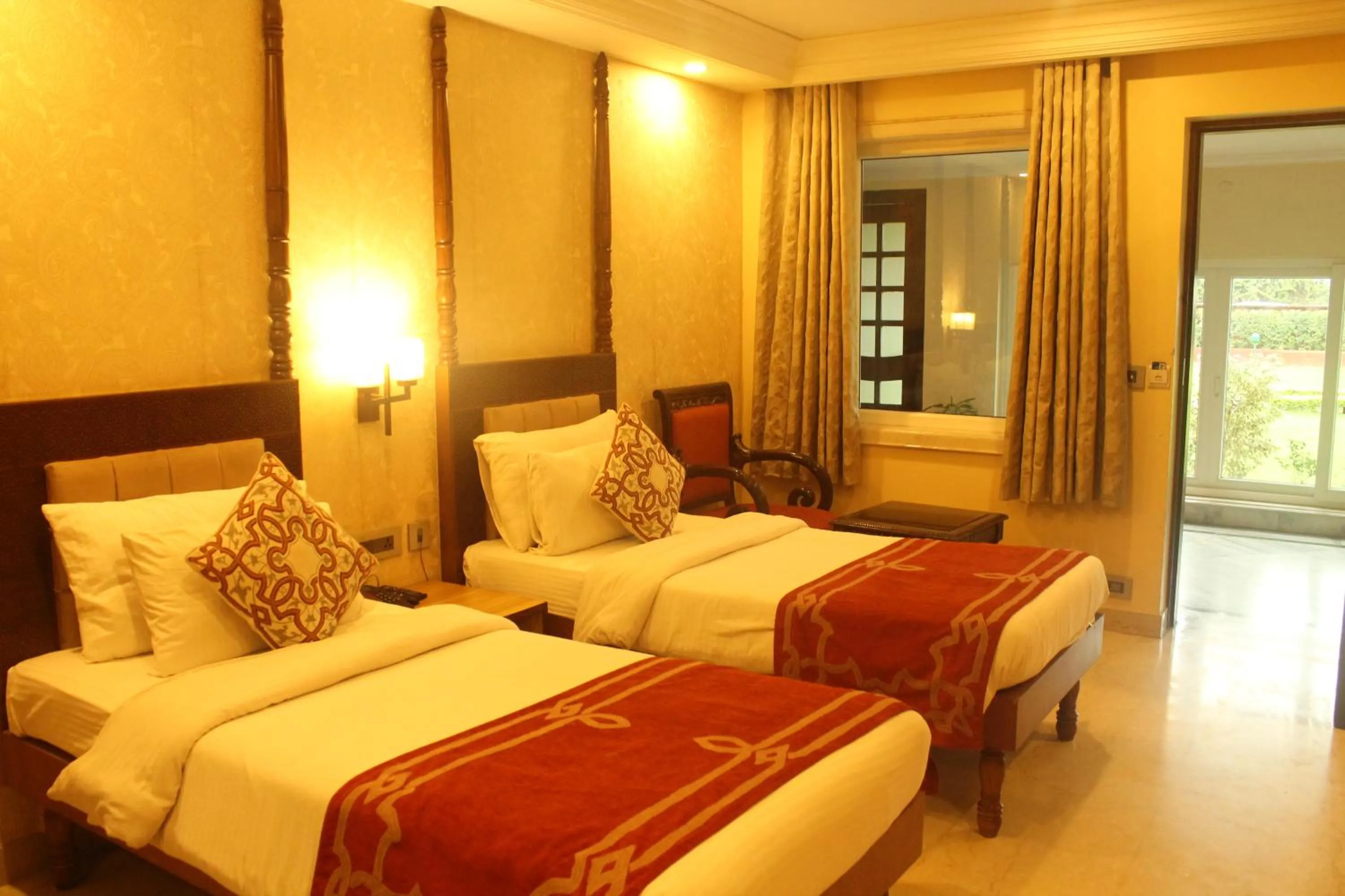 Bedroom, Bed in Hotel Surya, Kaiser Palace